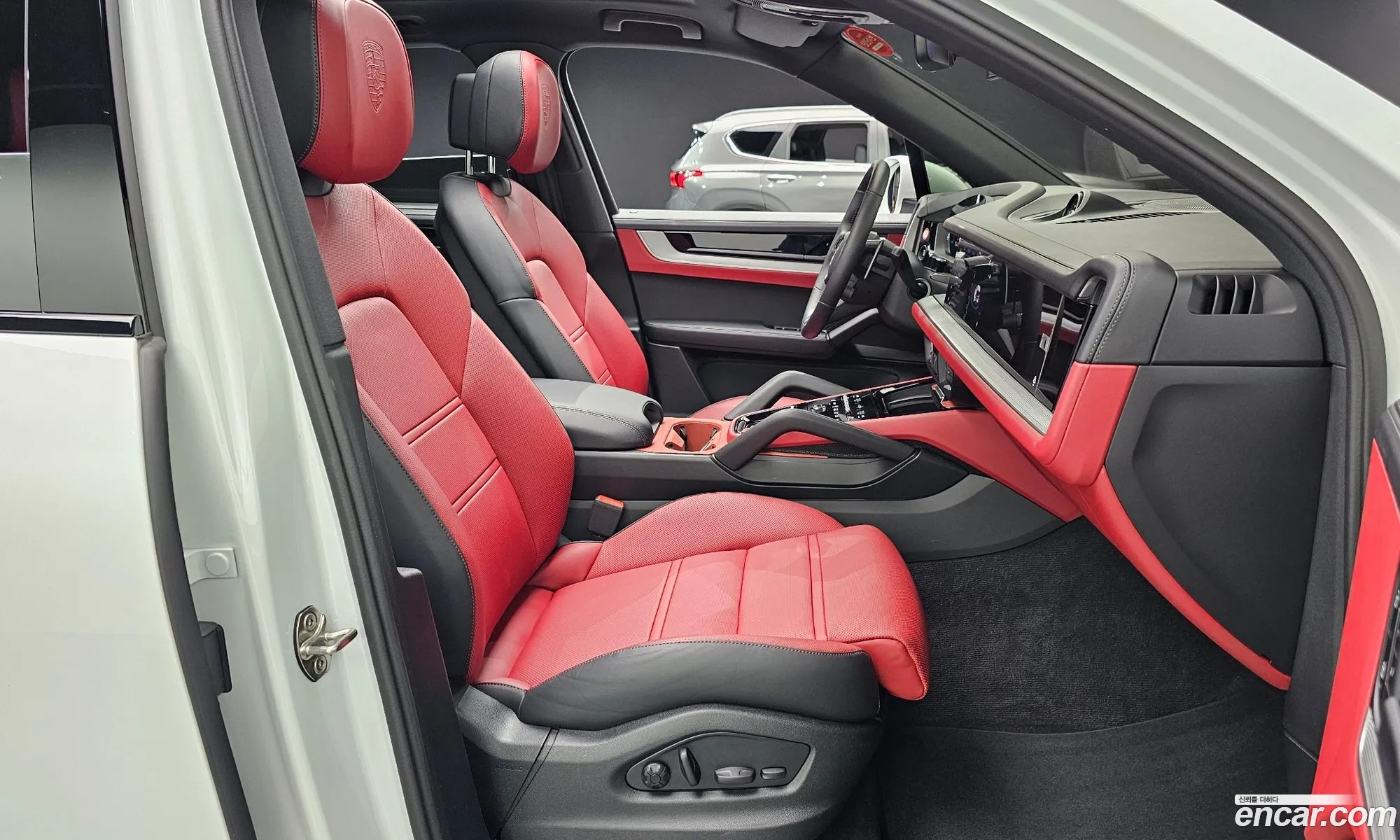 Porsche Cayenne 2025 WP1AA29Y0SDA07305 — 32