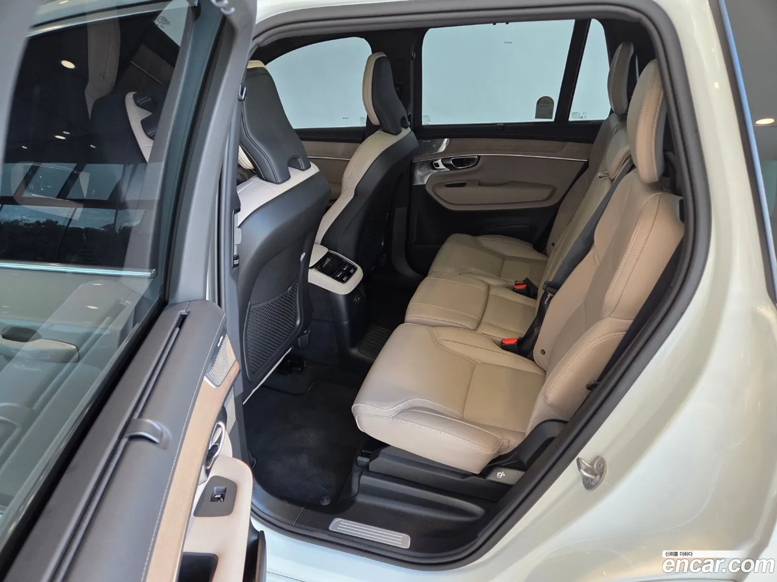 Volvo XC90 2025 — 19