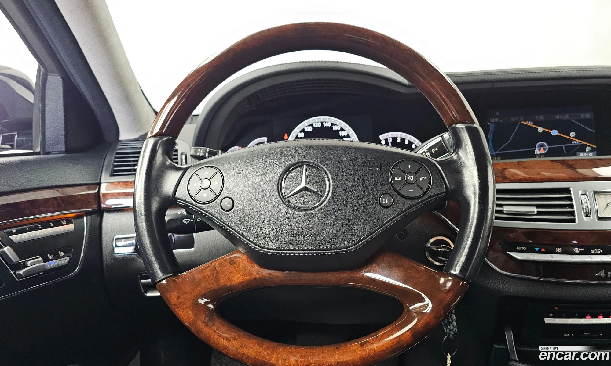 Mercedes-Benz S-Class W221 2012 — 15