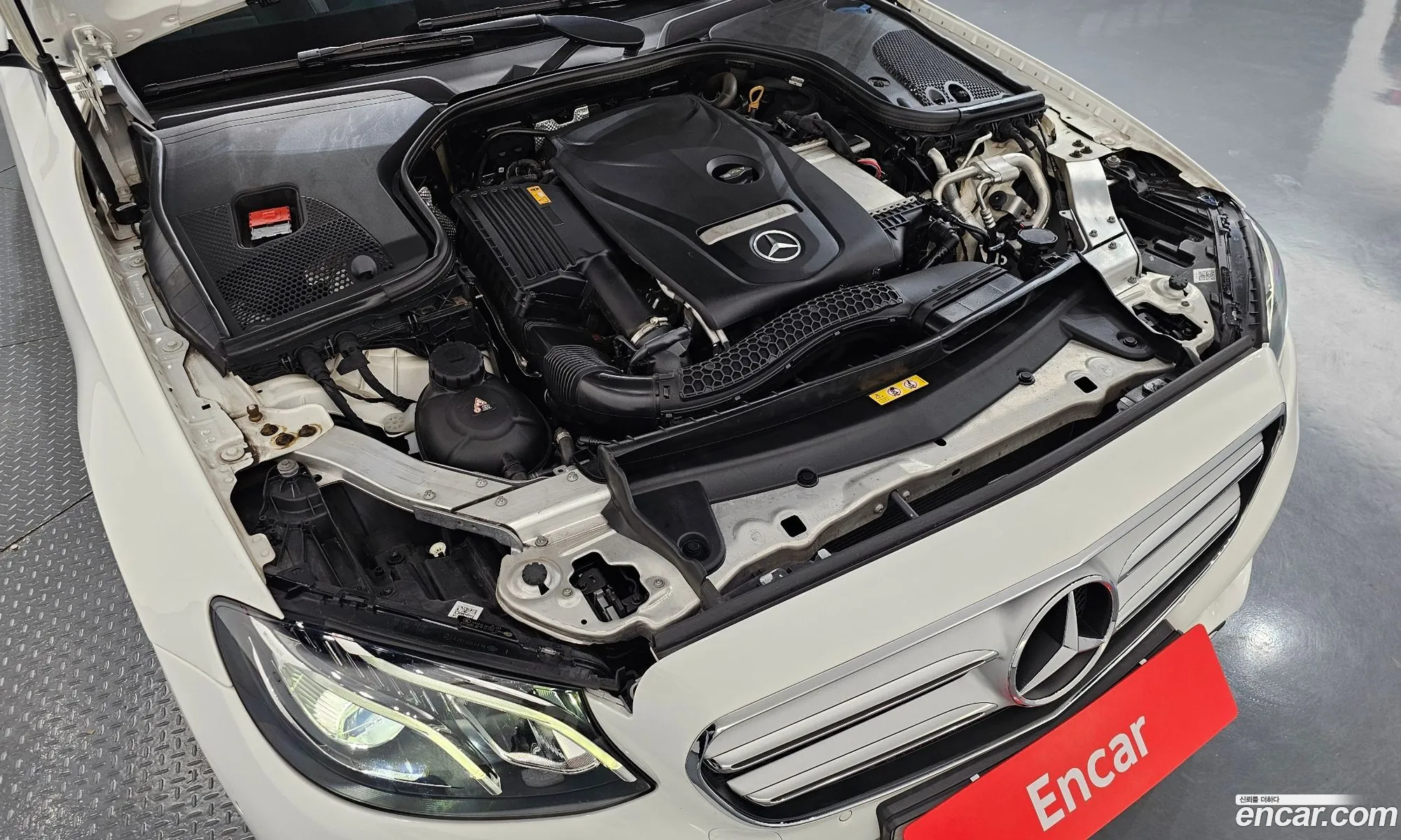 Mercedes-Benz E-Class W213 2018 WDDZF4CB7JA427557 — 9