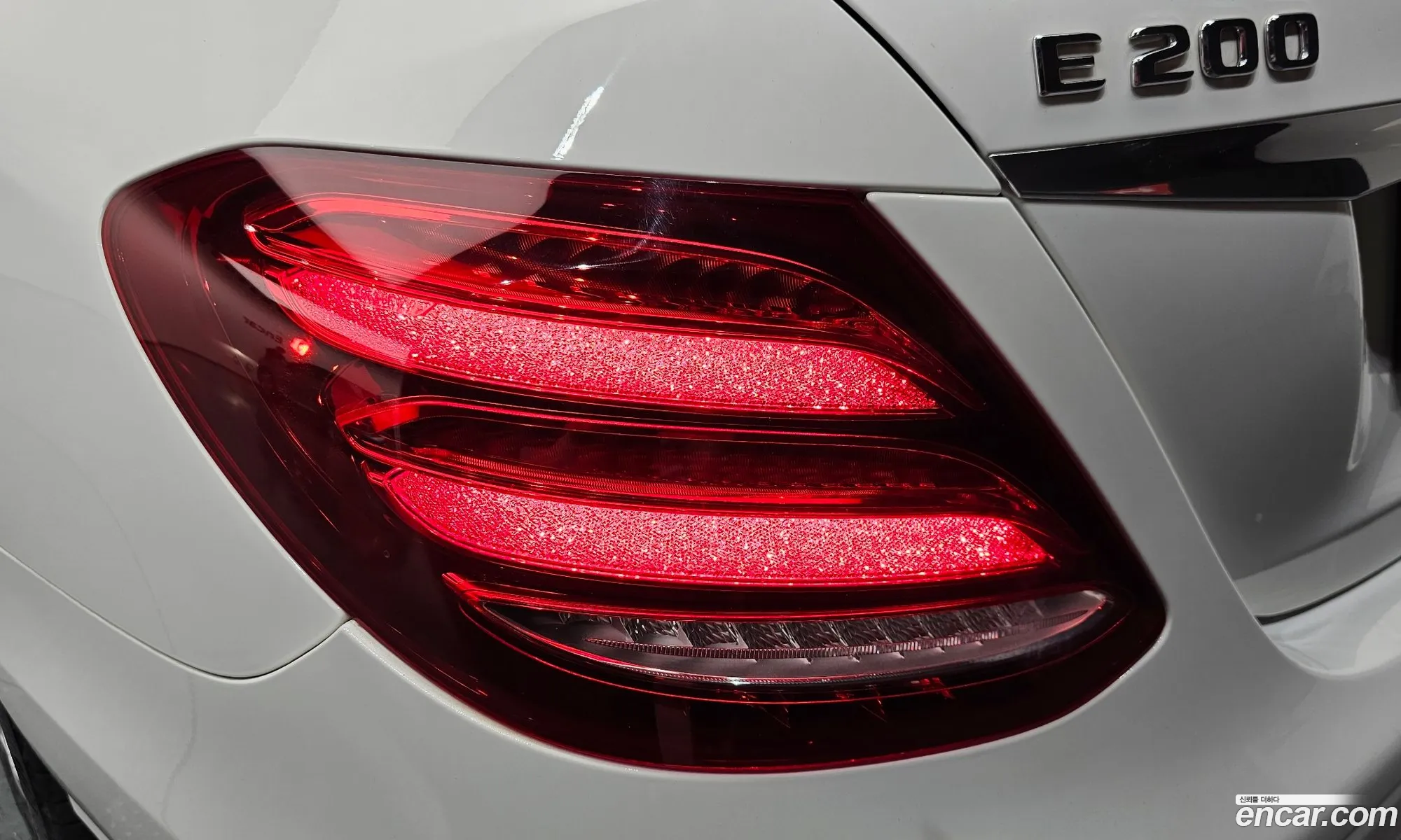 Mercedes-Benz E-Class W213 2018 WDDZF4CB7JA427557 — 3