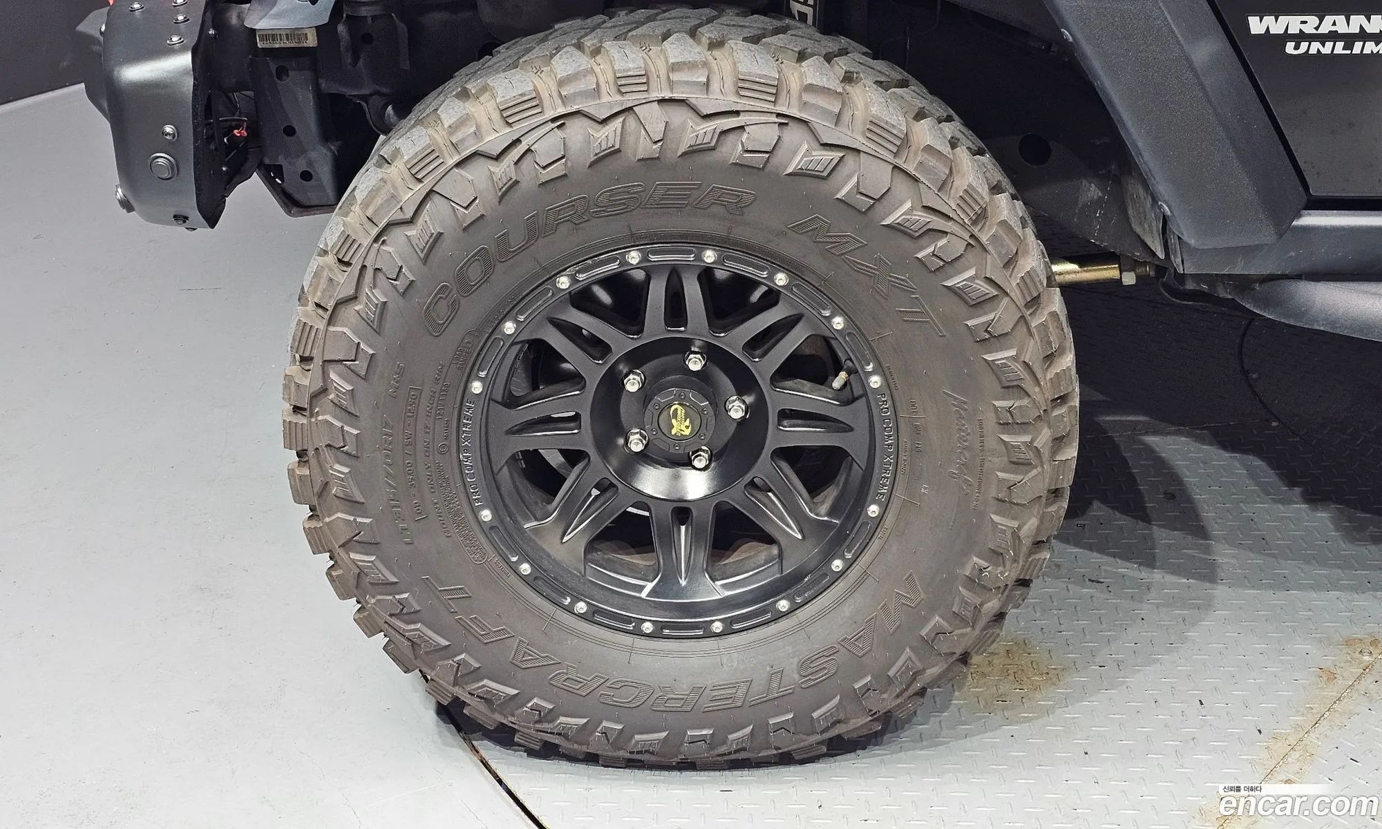 Jeep Wrangler 2011 1J4BA6H57BL587690 — 17
