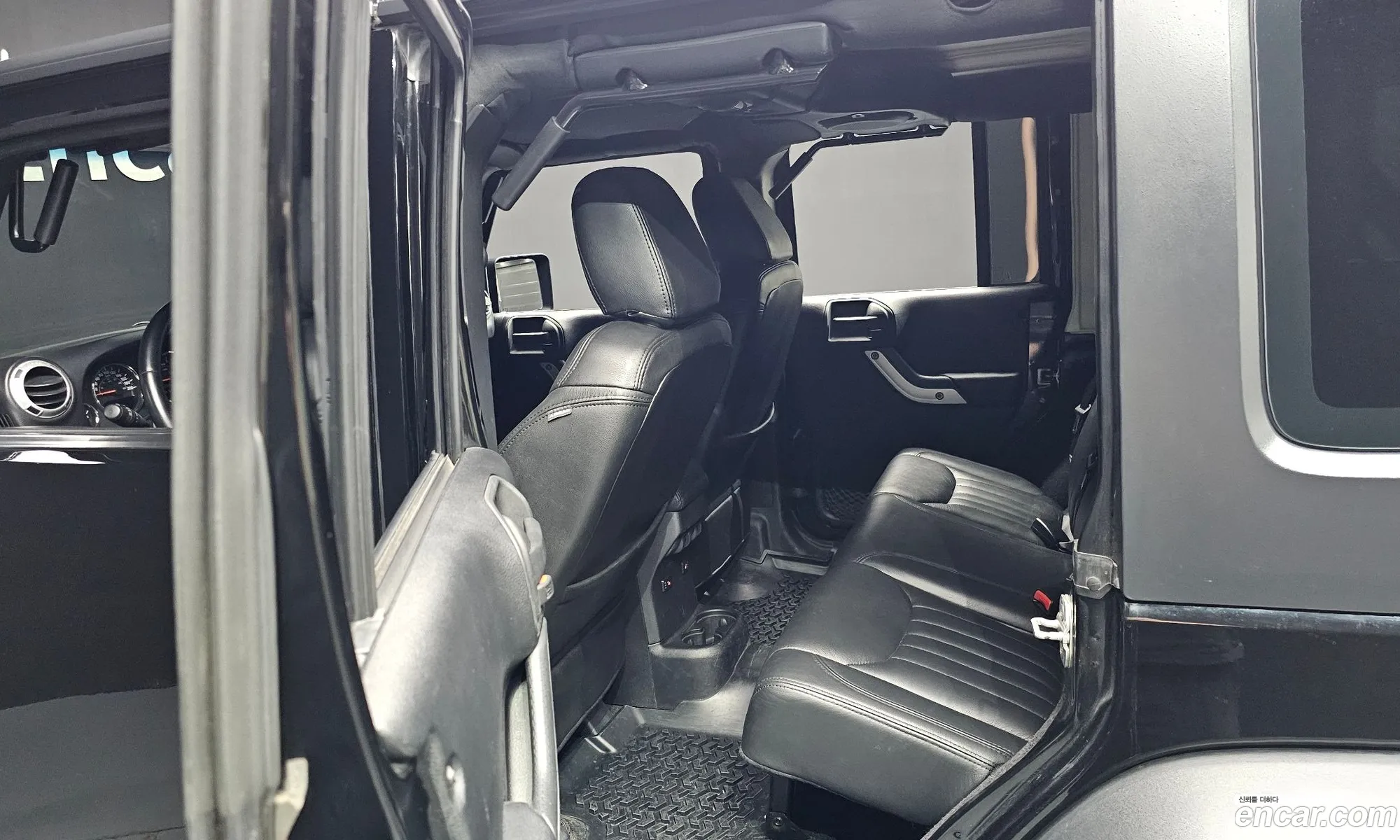 Jeep Wrangler 2011 1J4BA6H57BL587690 — 19