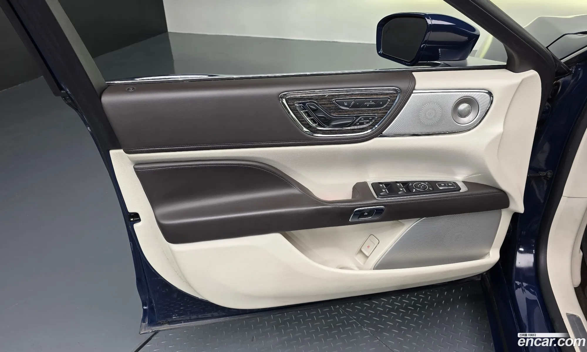 Lincoln Continental 10th Gen 2019 — 30
