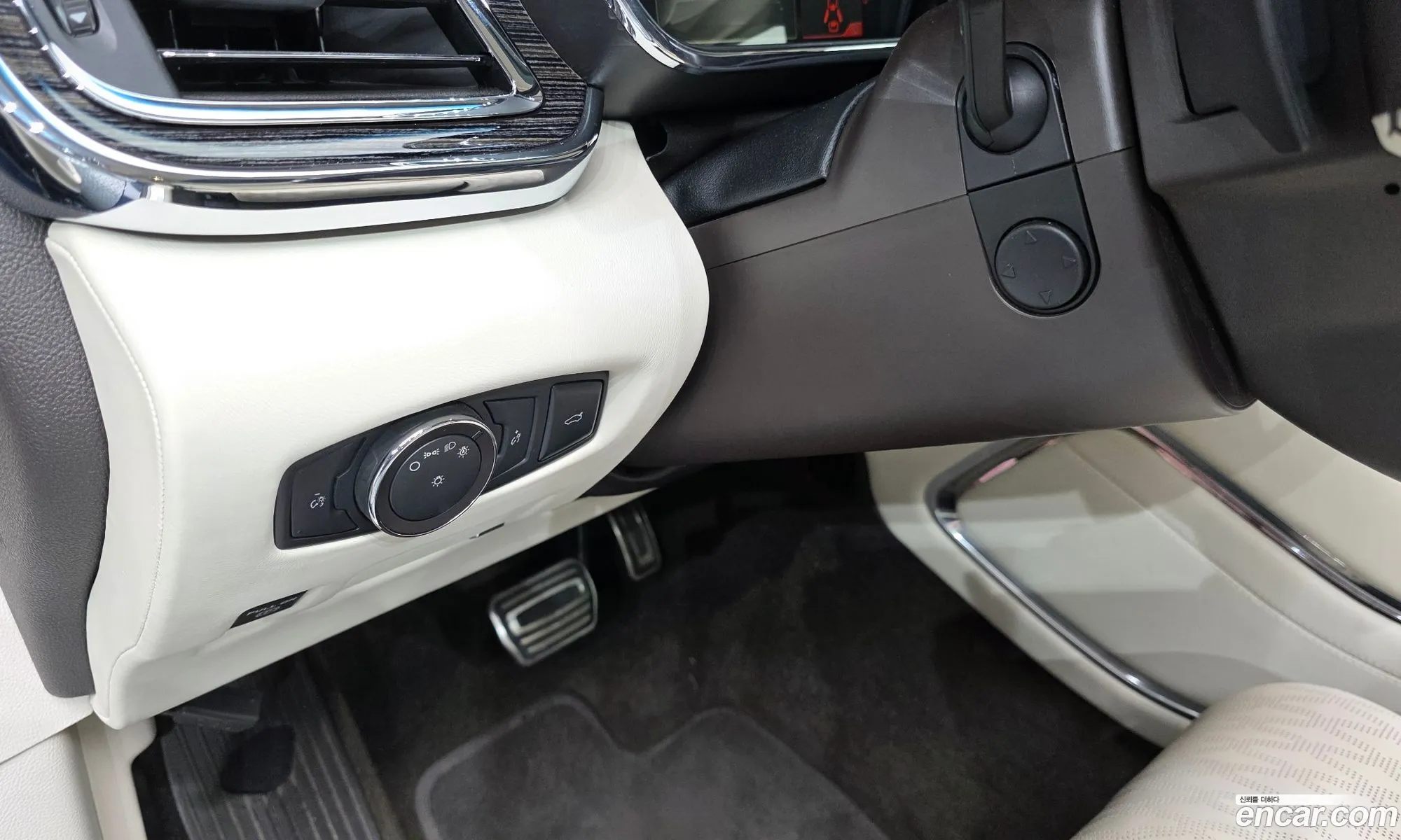 Lincoln Continental 10th Gen 2019 — 5