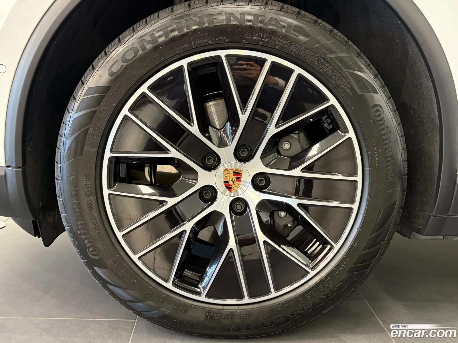 Porsche Macan EV