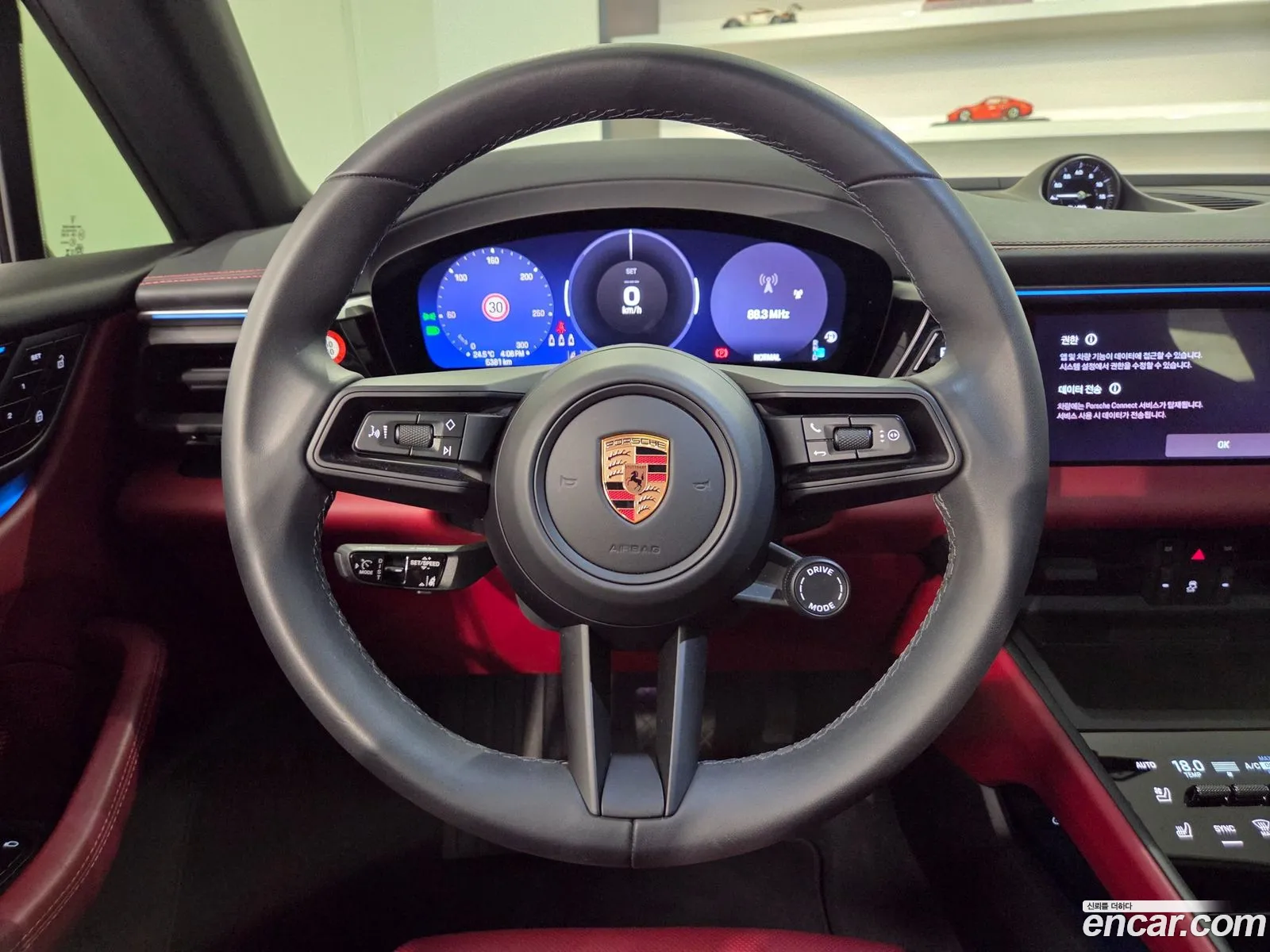 Porsche Macan EV