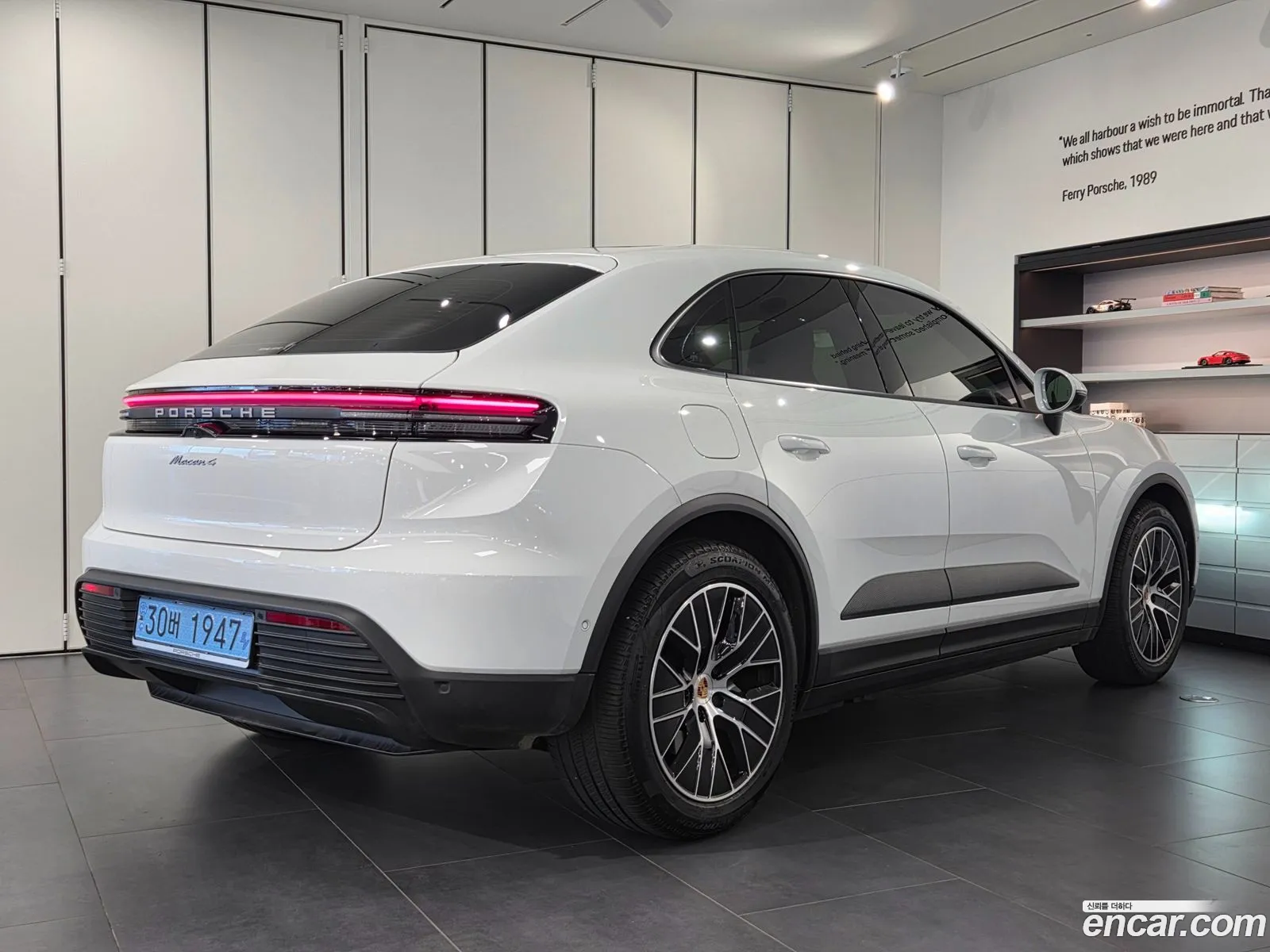 Porsche Macan EV 2025 — 7