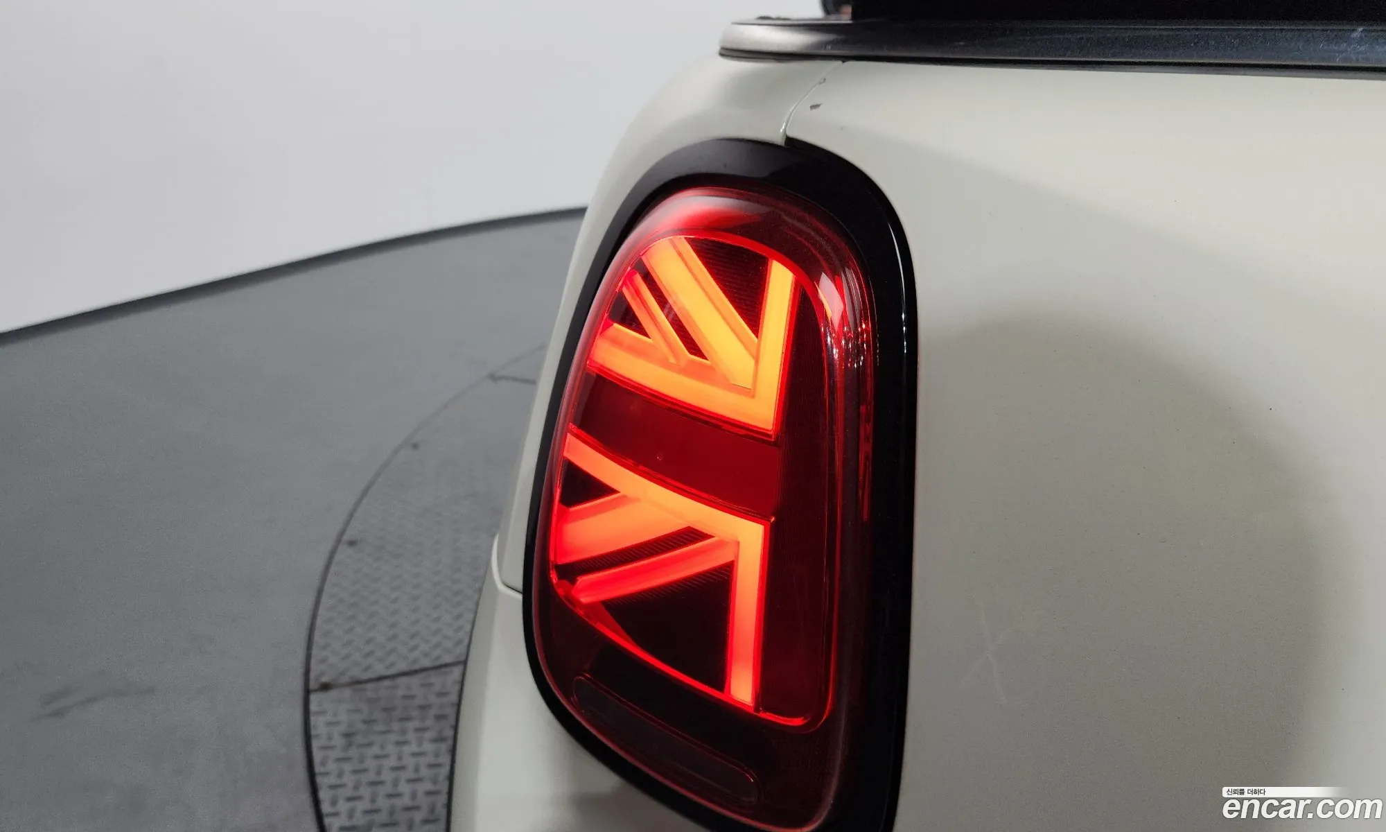 Mini Cooper S Convertible 2022 WMW51DL09N3P18204 — 28