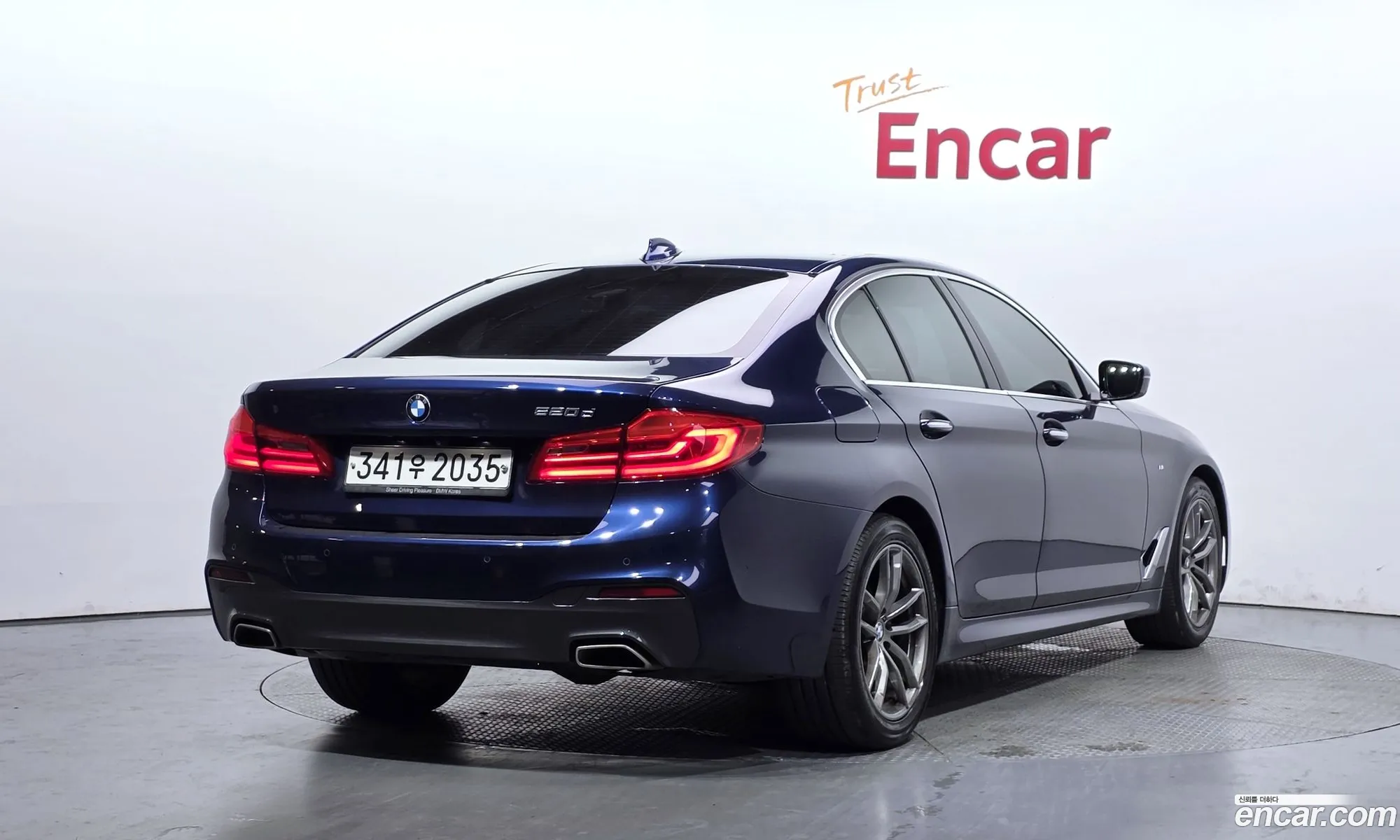 BMW 5 Series 2018 — 32