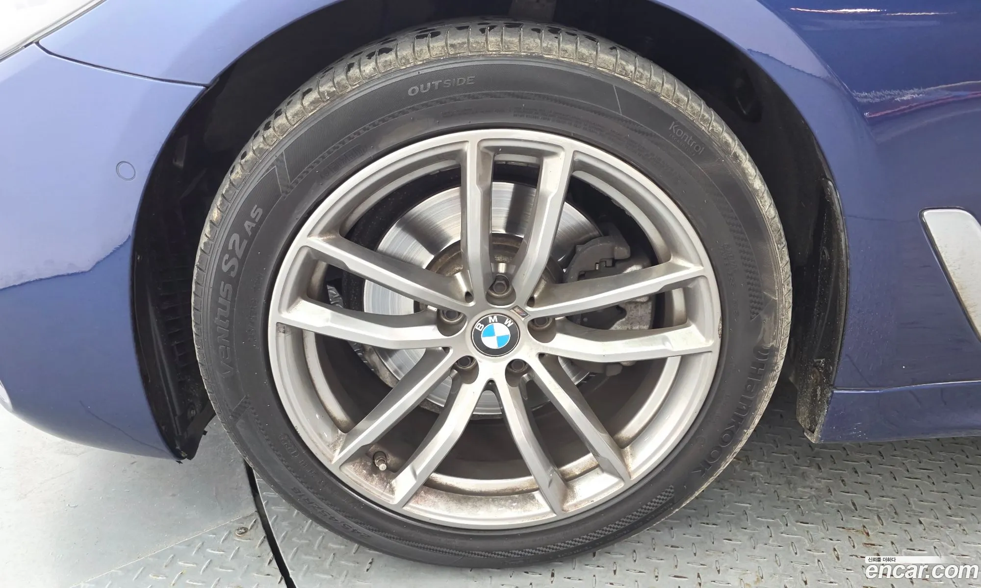 BMW 5 Series 2018 — 28