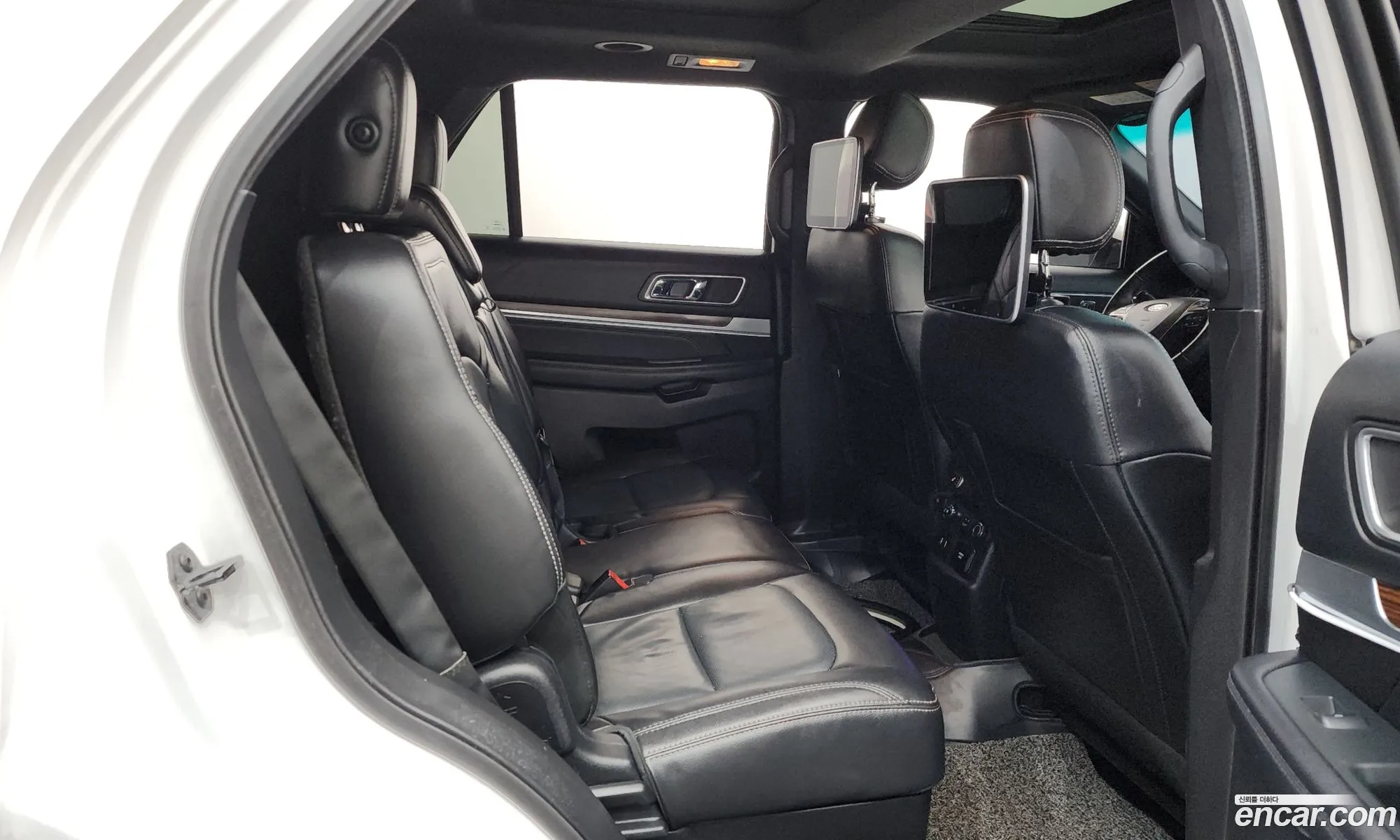 Ford Explorer 2016 1FM5K8FH4GGC78411 — 8