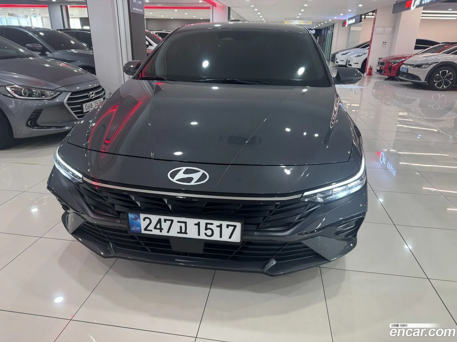 Hyundai Elantra 2025 — 3