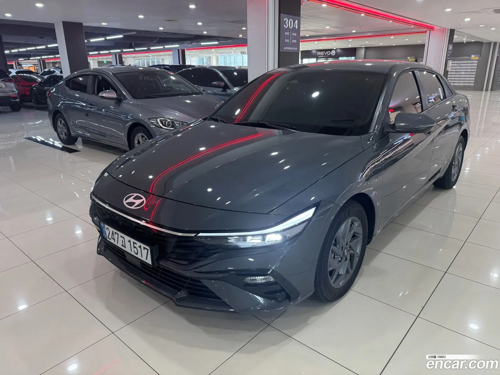 Hyundai Elantra 2025 — 4