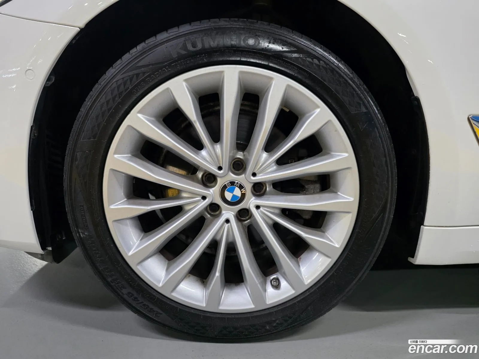 BMW 5 Series 2020 — 10