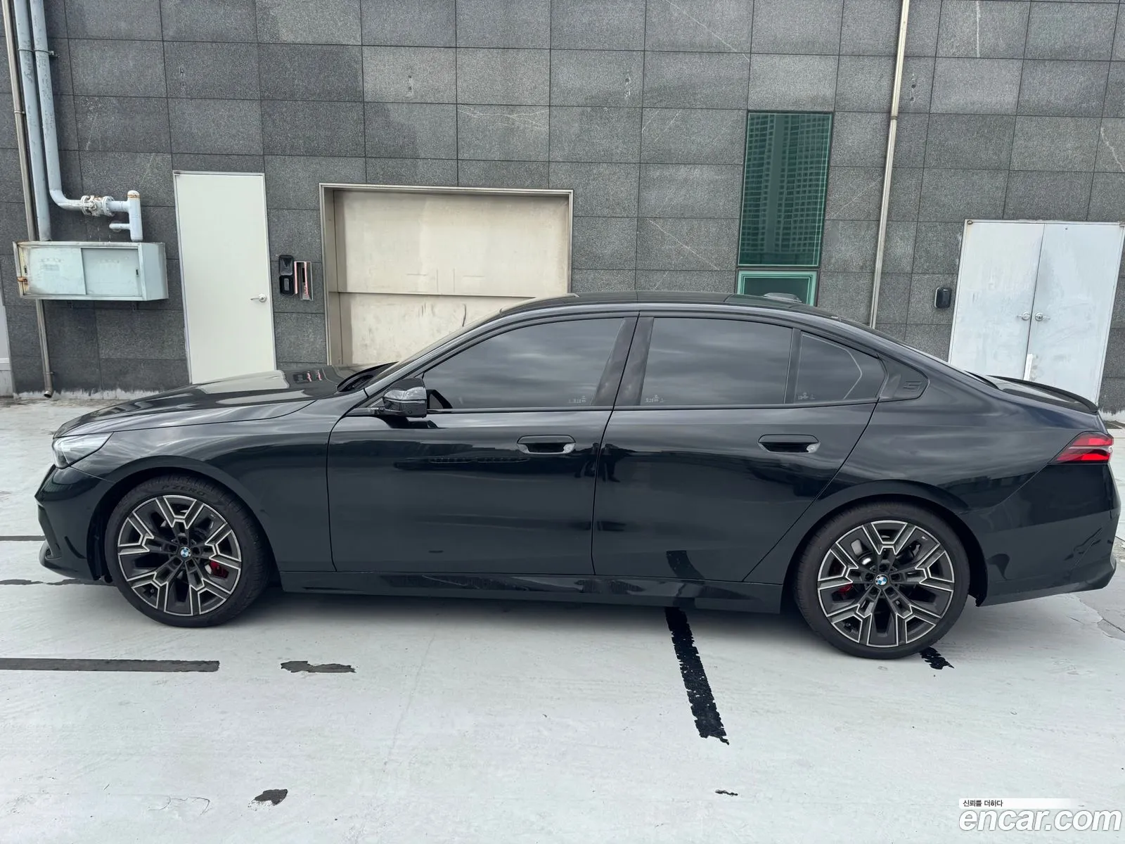 BMW 5 Series 2025 — 5