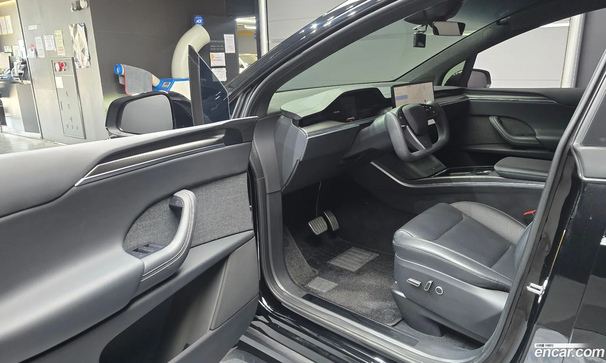 Tesla Model X 2023 — 5
