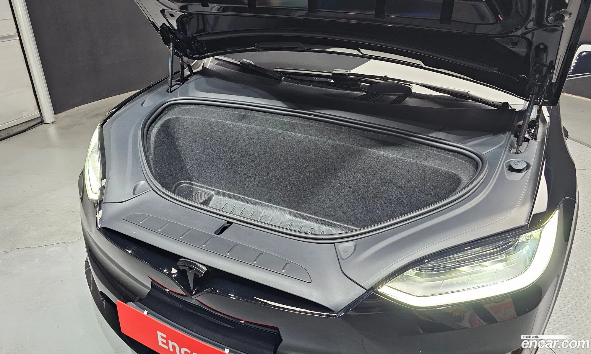 Tesla Model X 2023 — 4