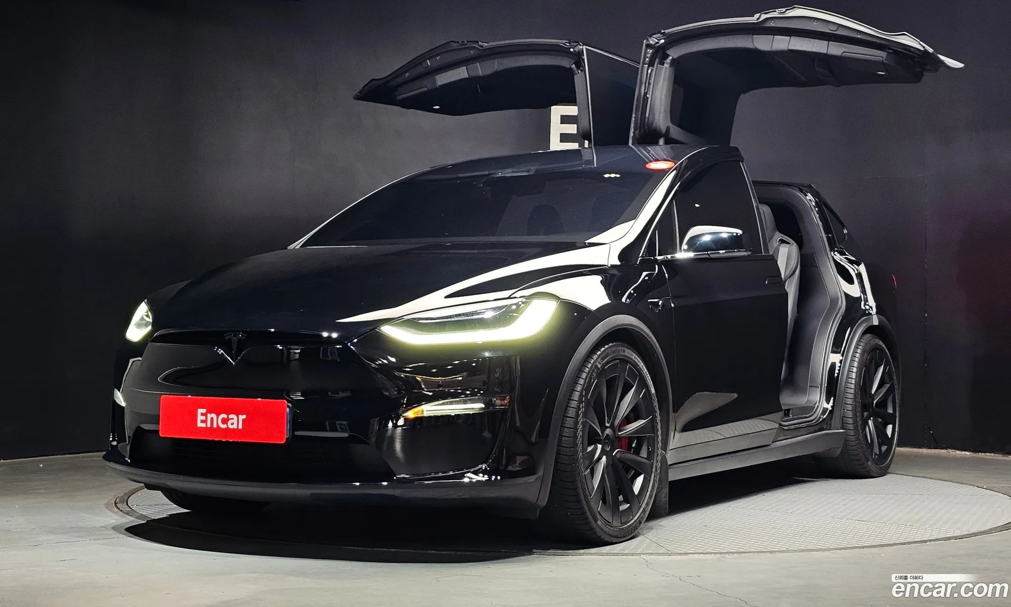 Tesla Model X 2023 — 18