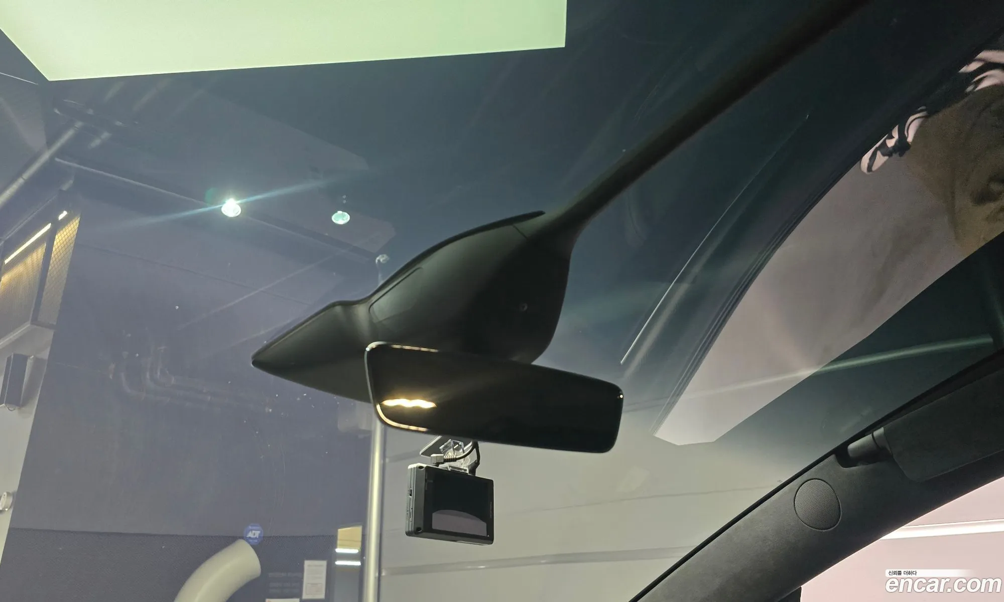 Tesla Model X 2023 — 28
