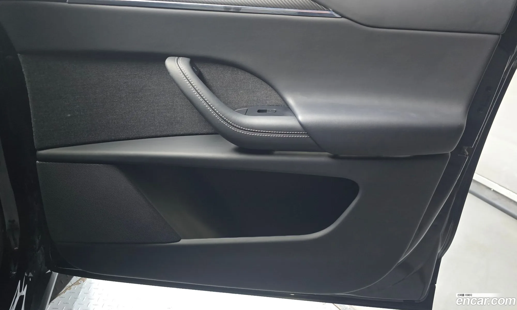 Tesla Model X 2023 — 23