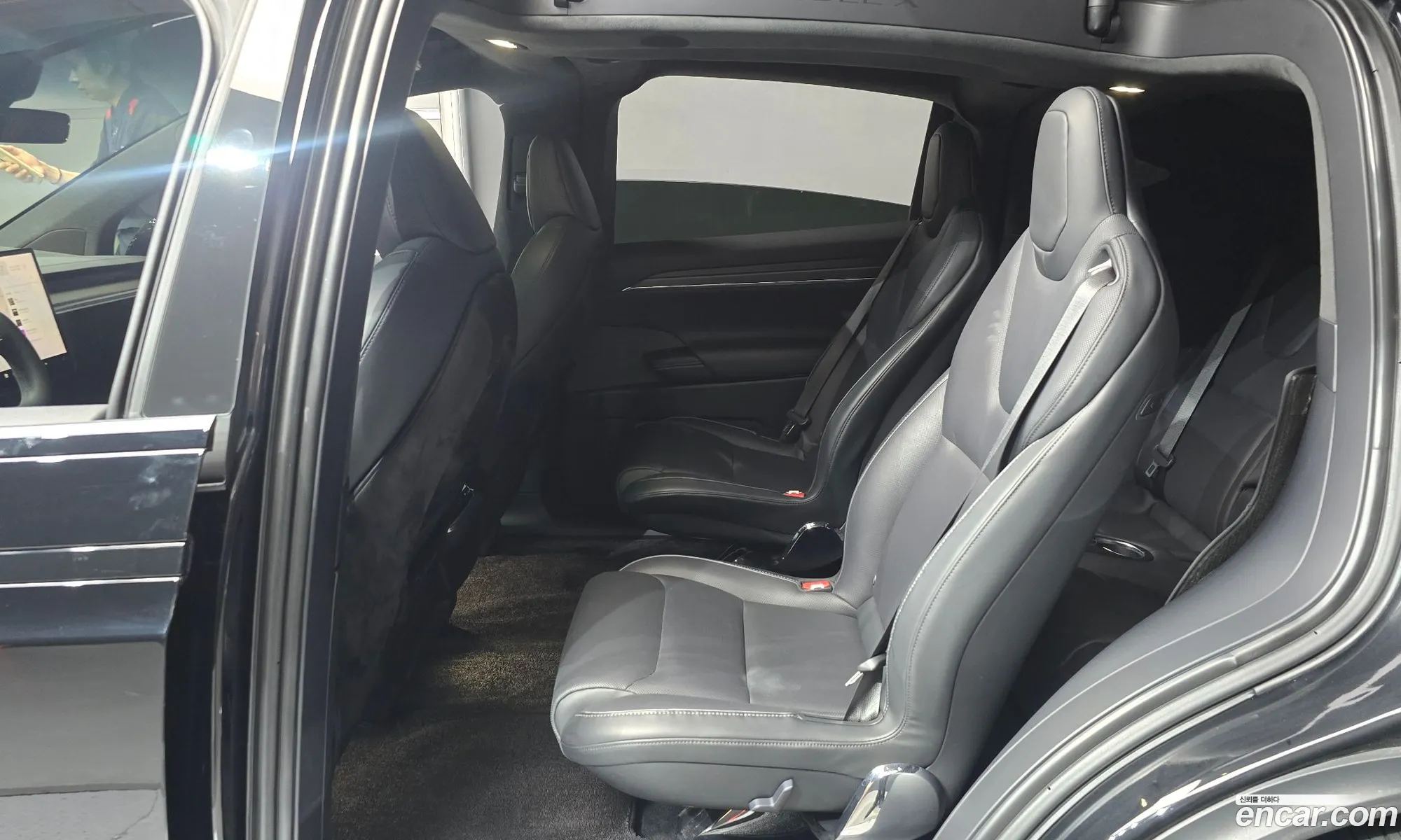 Tesla Model X 2023 — 12