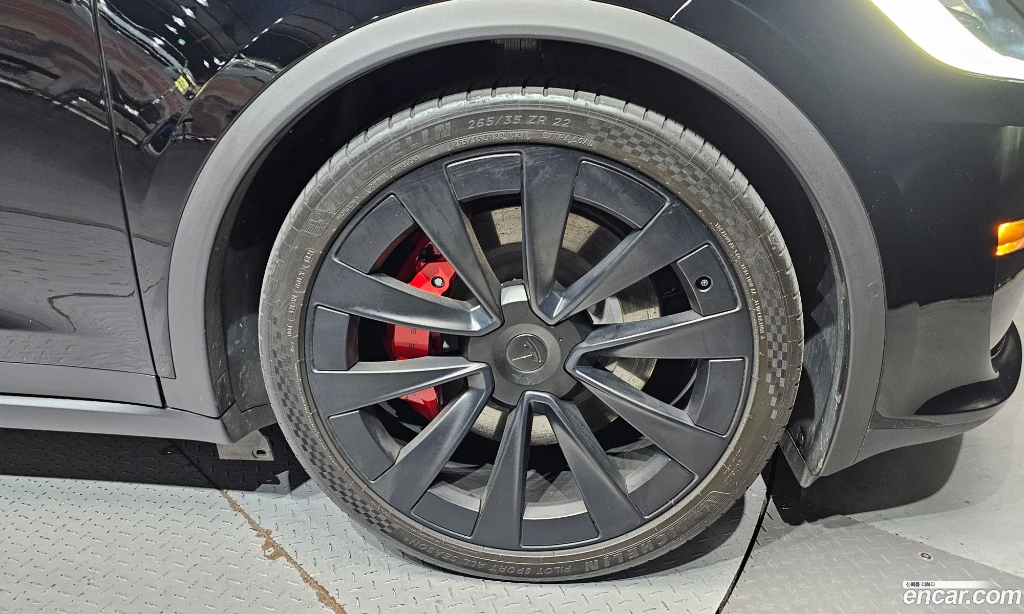 Tesla Model X 2023 — 20