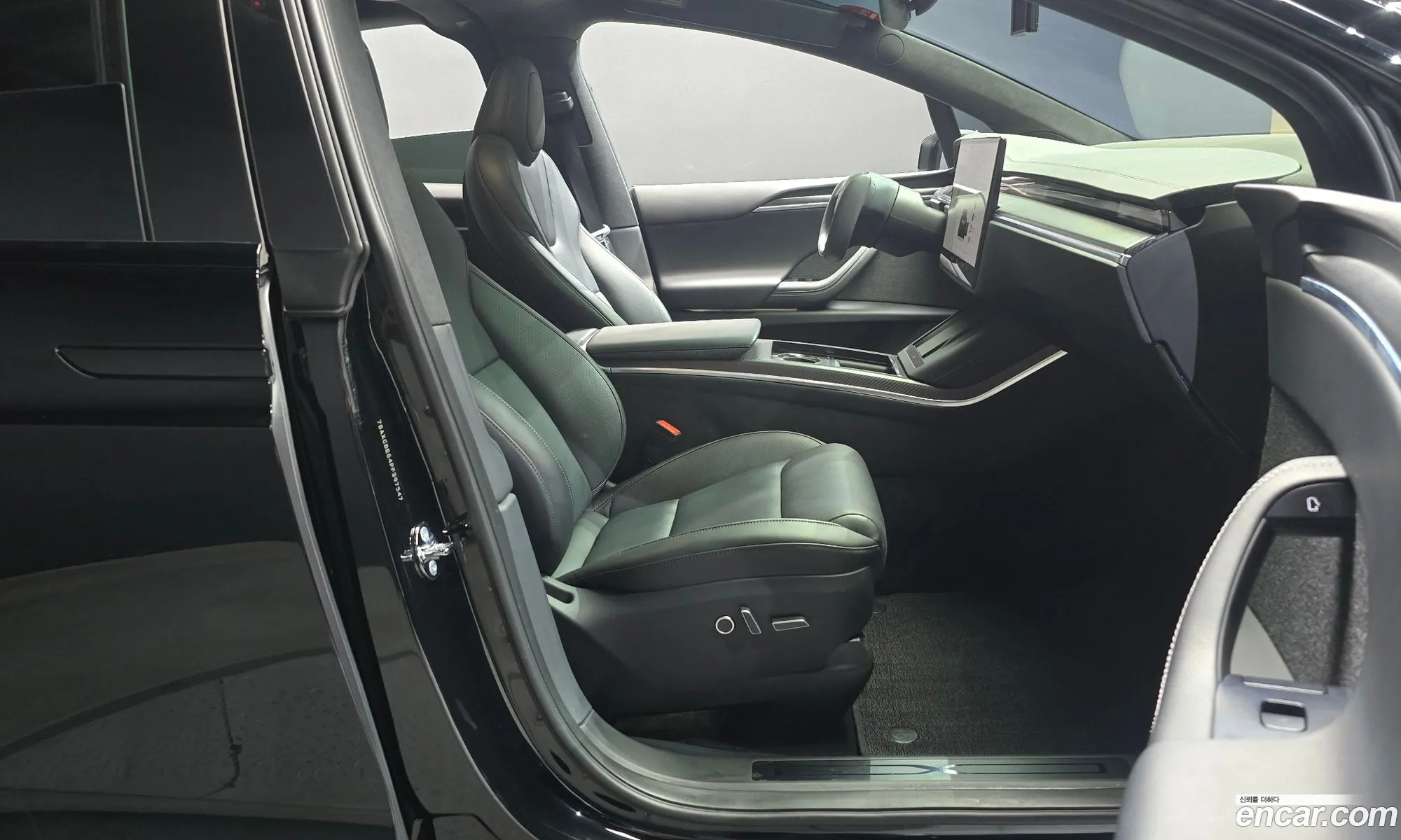 Tesla Model X 2023 — 11