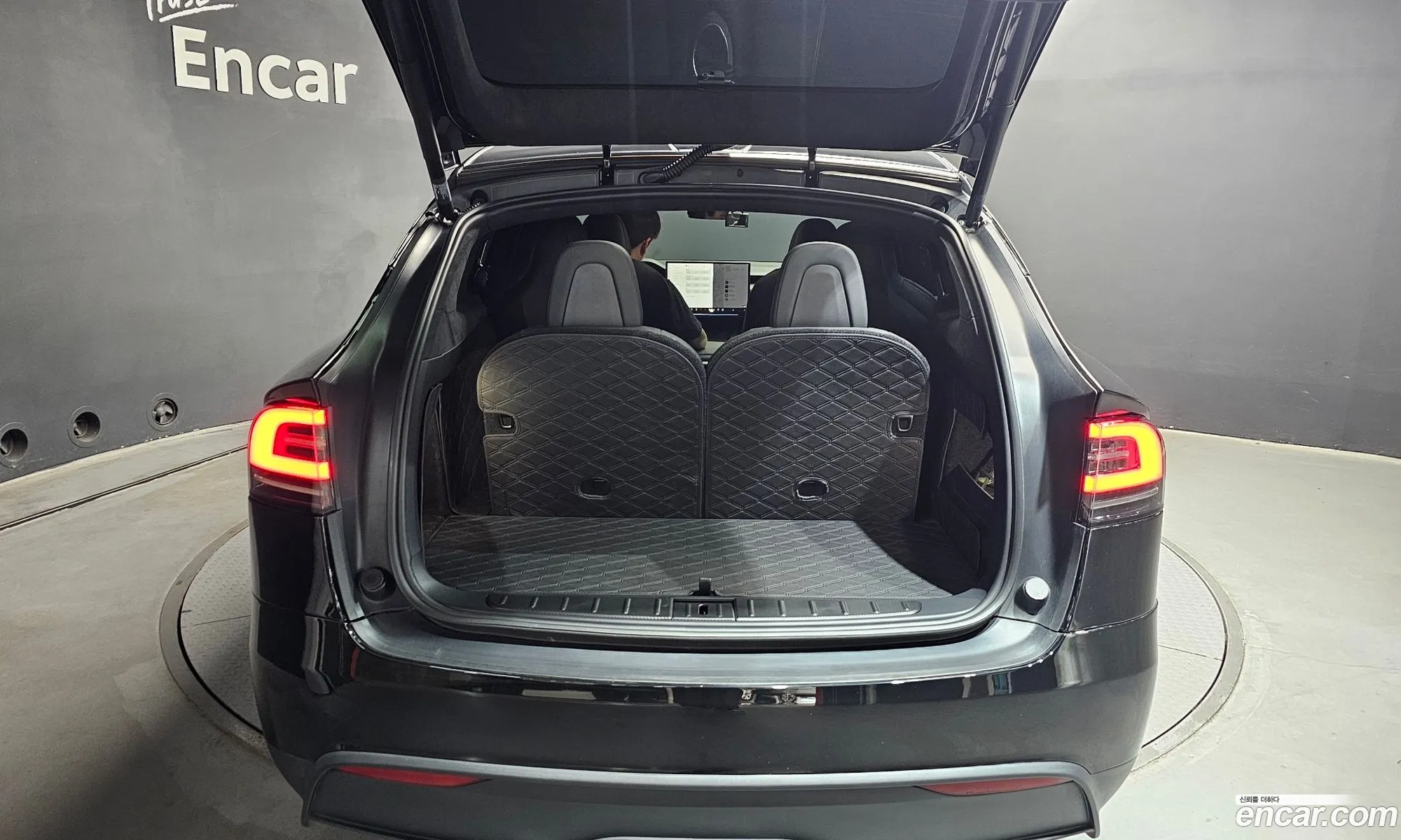 Tesla Model X 2023 — 9