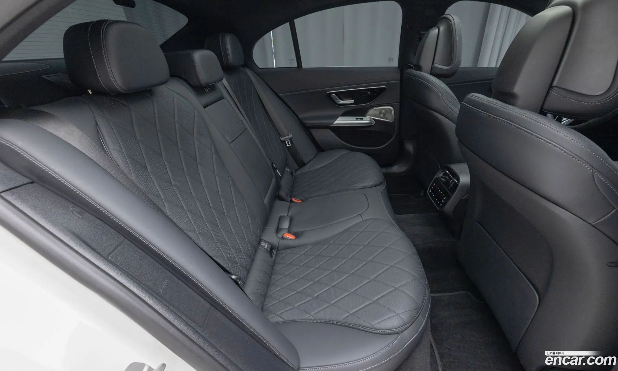 Mercedes-Benz E-Class W214 2025 — 13