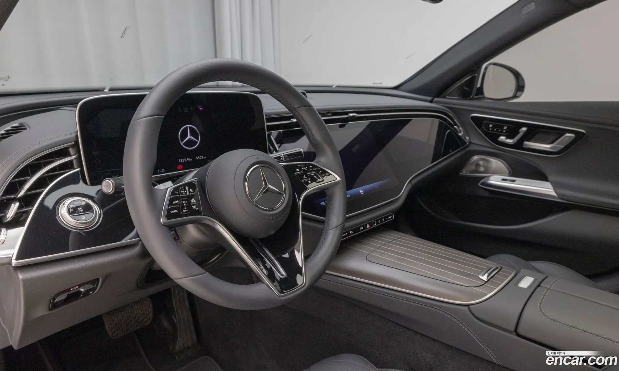 Mercedes-Benz E-Class W214 2025 — 15