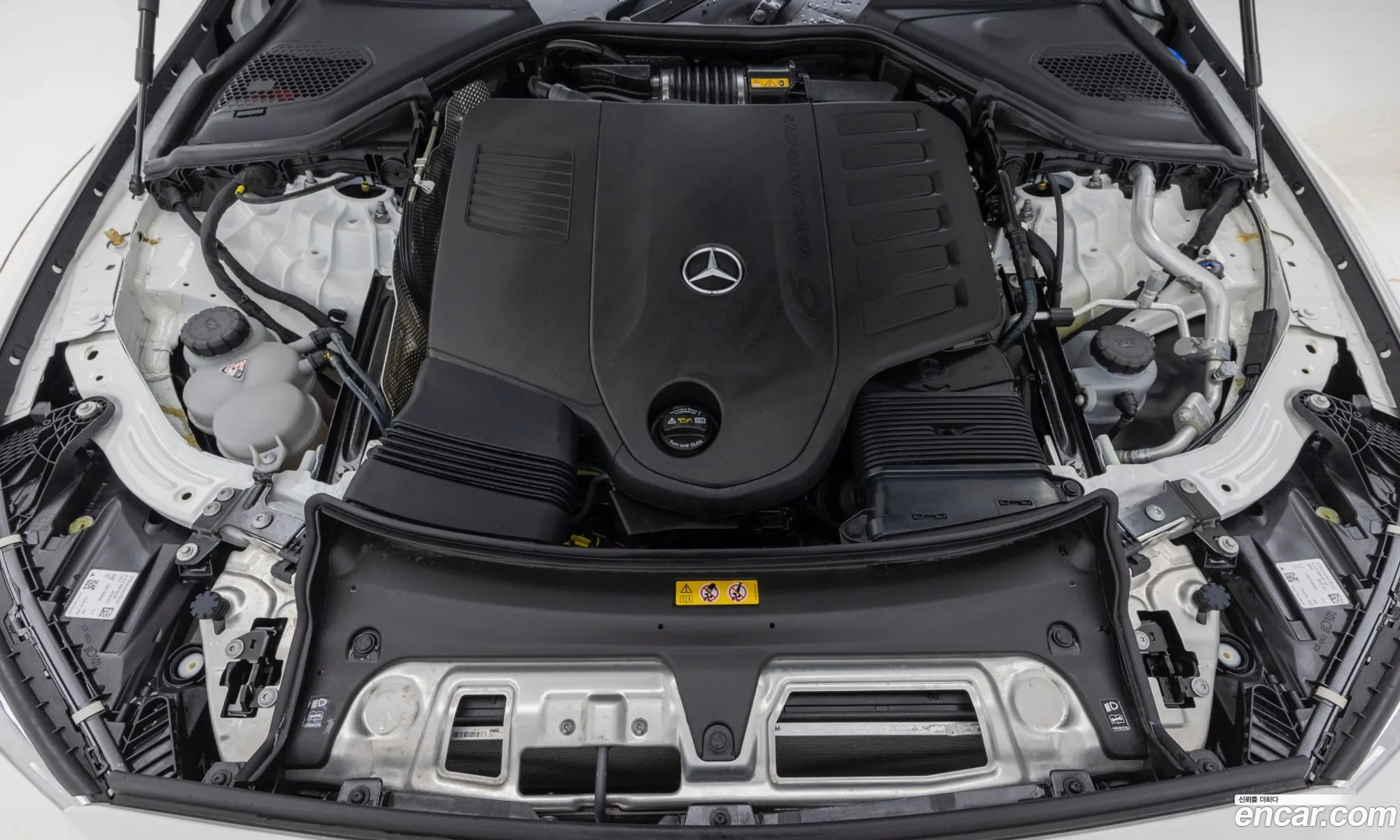 Mercedes-Benz E-Class W214 2025 — 11
