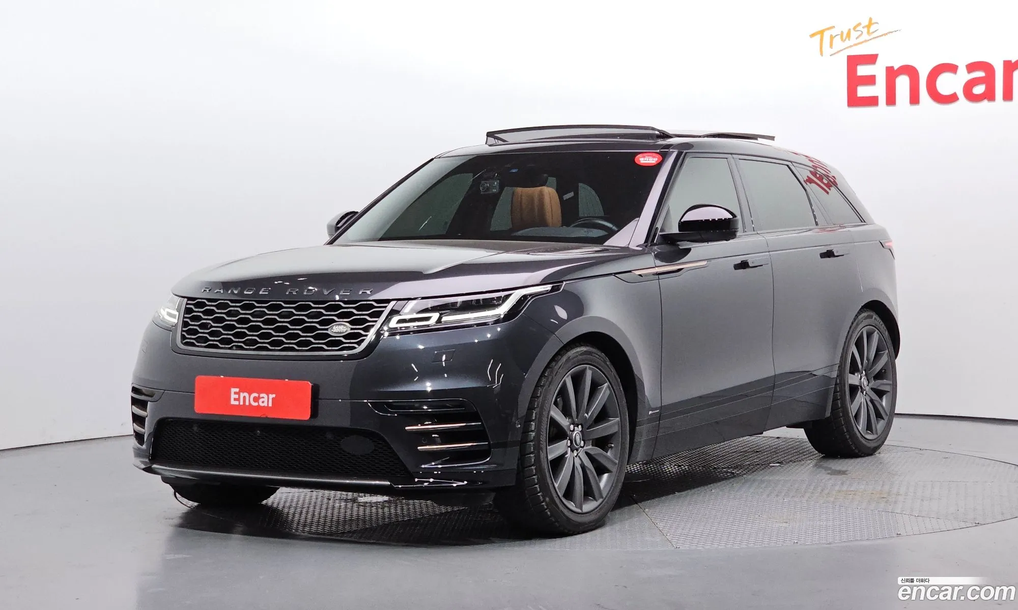 Land Rover Range Rover Velar 2018 — 13
