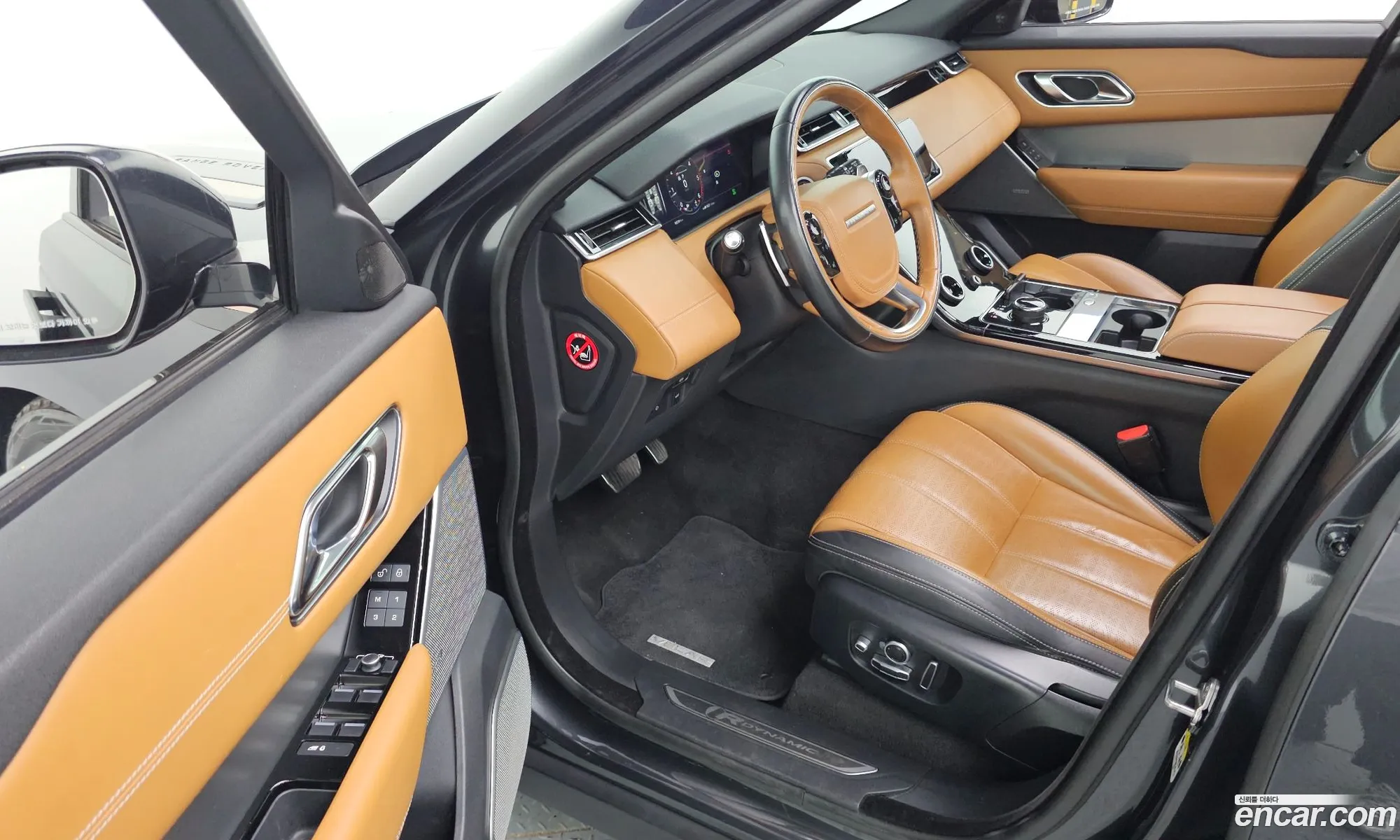 Land Rover Range Rover Velar 2018 — 17