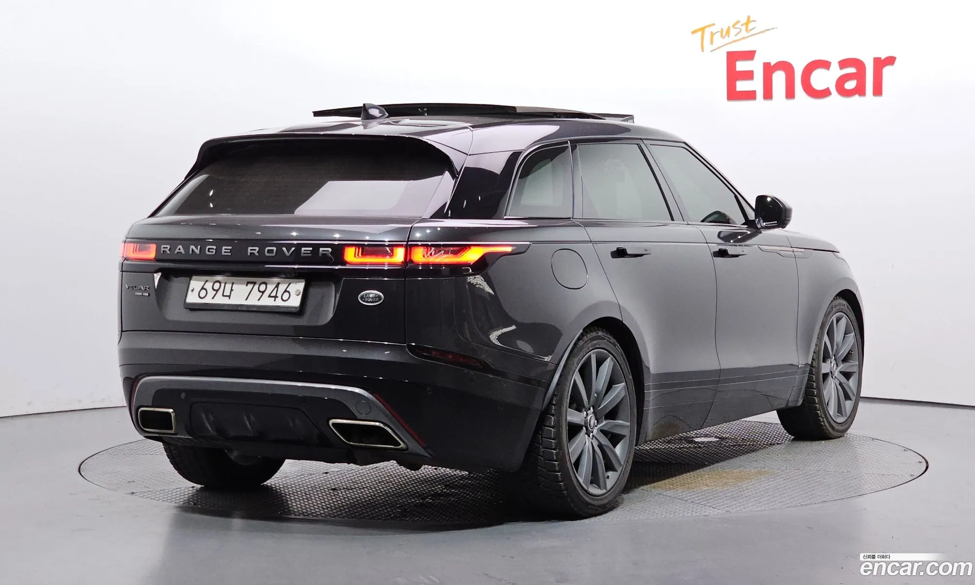 Land Rover Range Rover Velar 2018 — 14