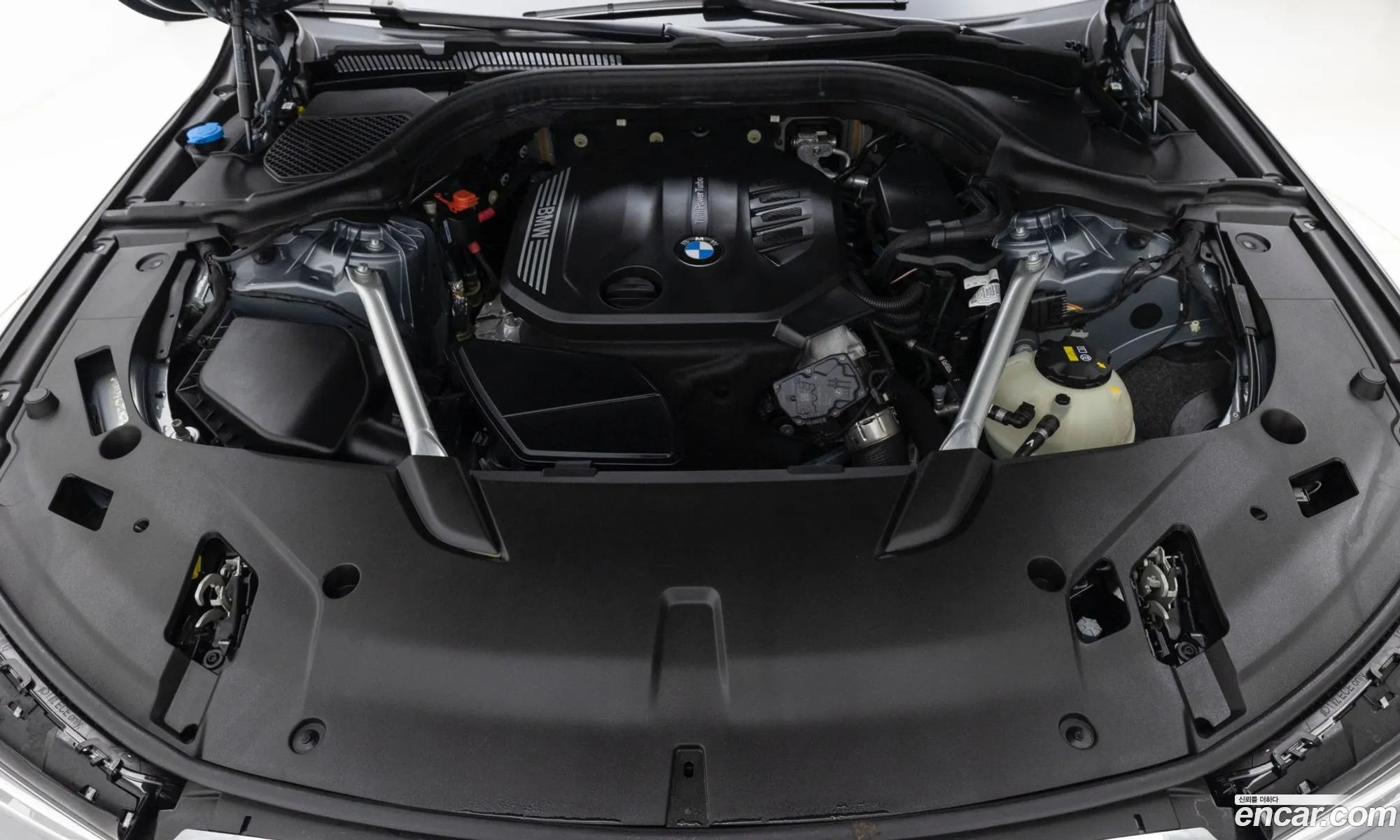 BMW 6 Series GT 2023 — 18
