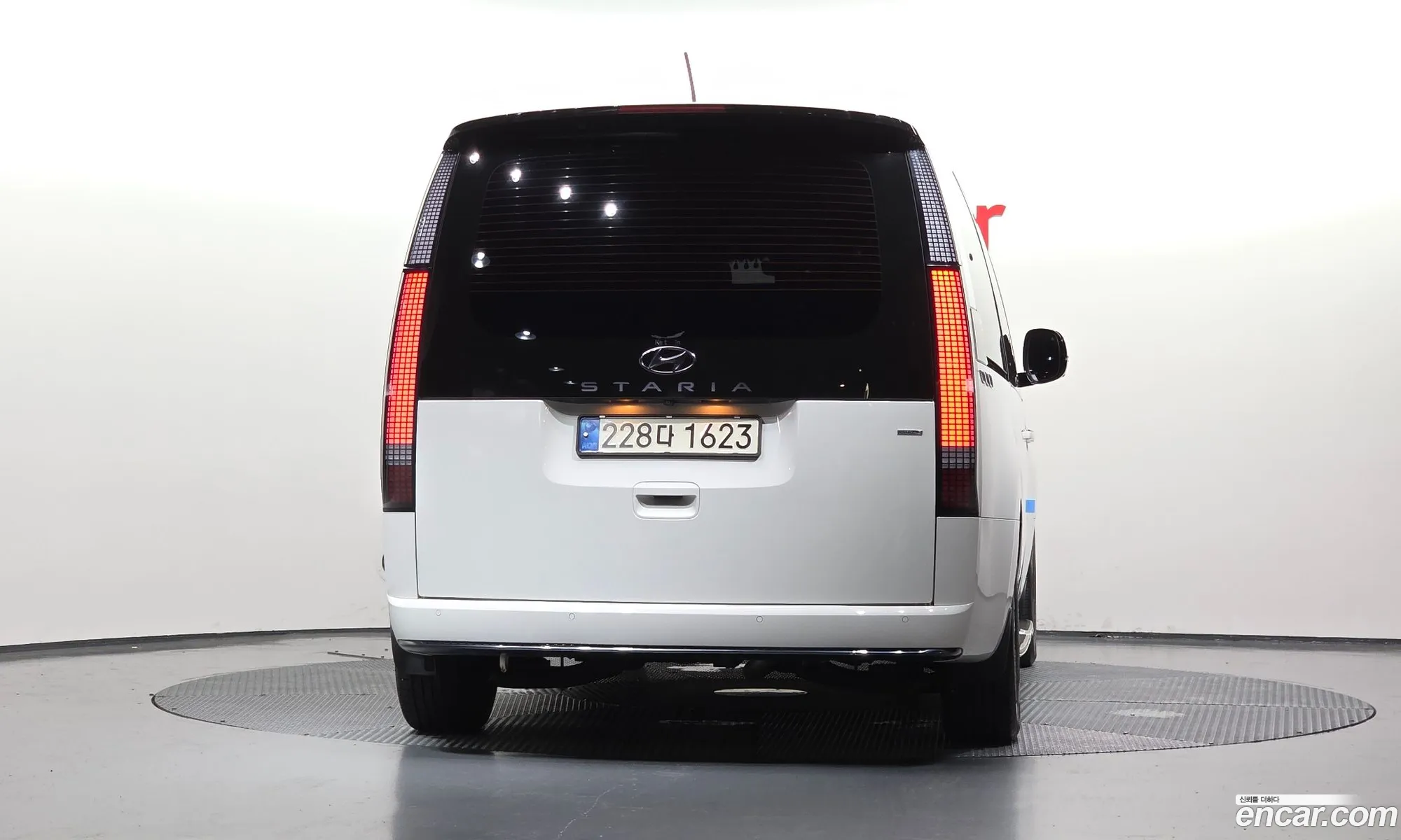 Hyundai Staria 2021 — 3