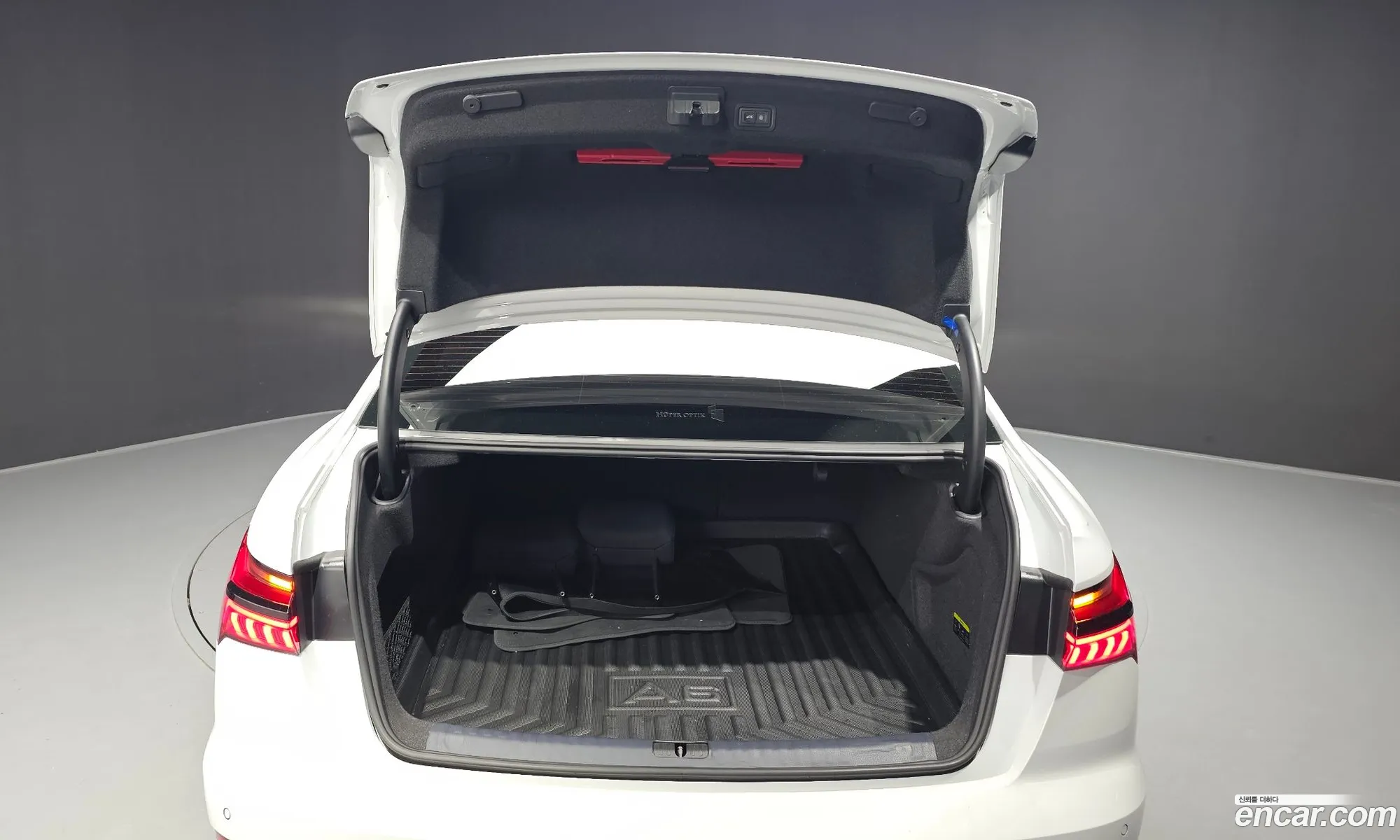 Audi A6 2019 WAUZZZF27KN132508 — 7