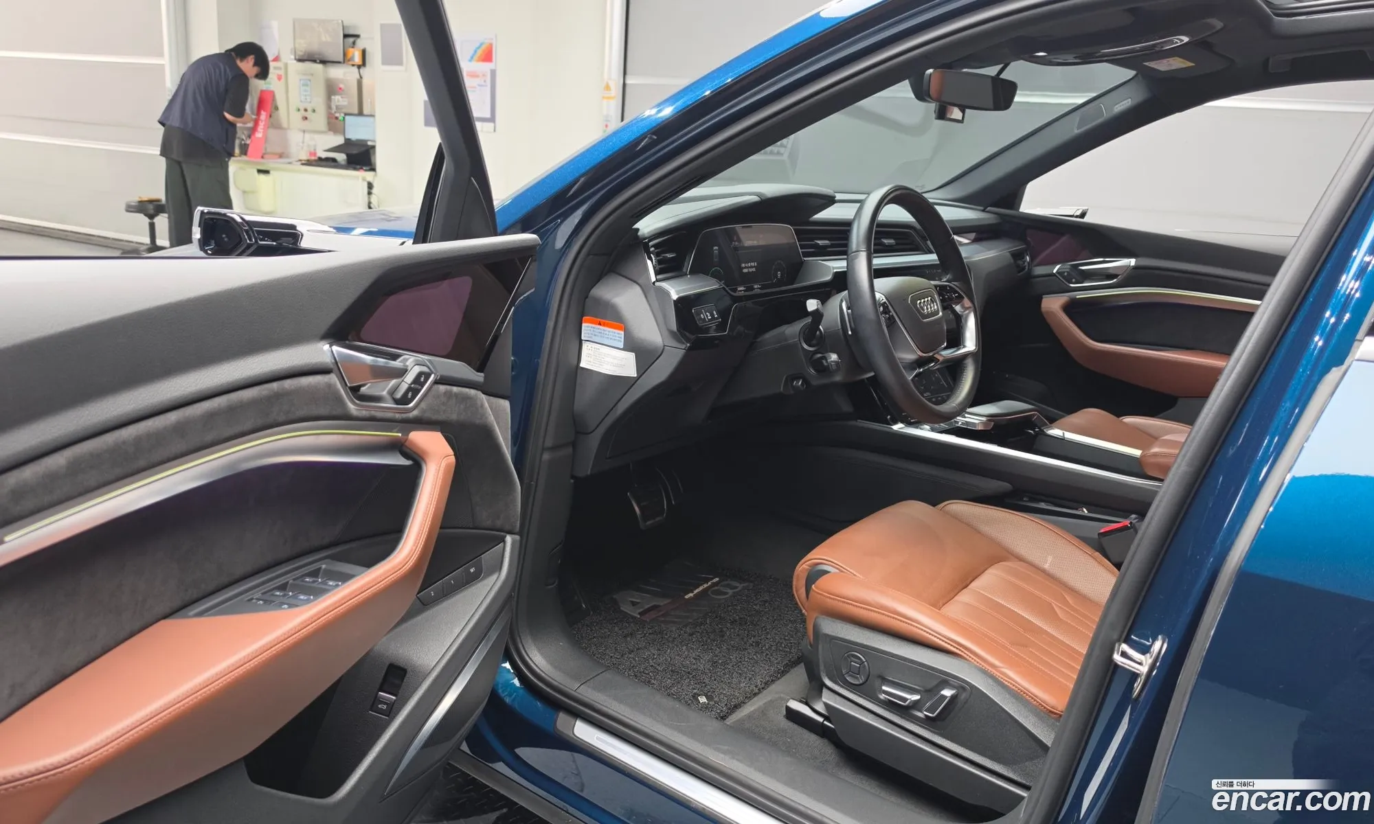 Audi e-tron 2020 WAUZZZGE4LB038937 — 25