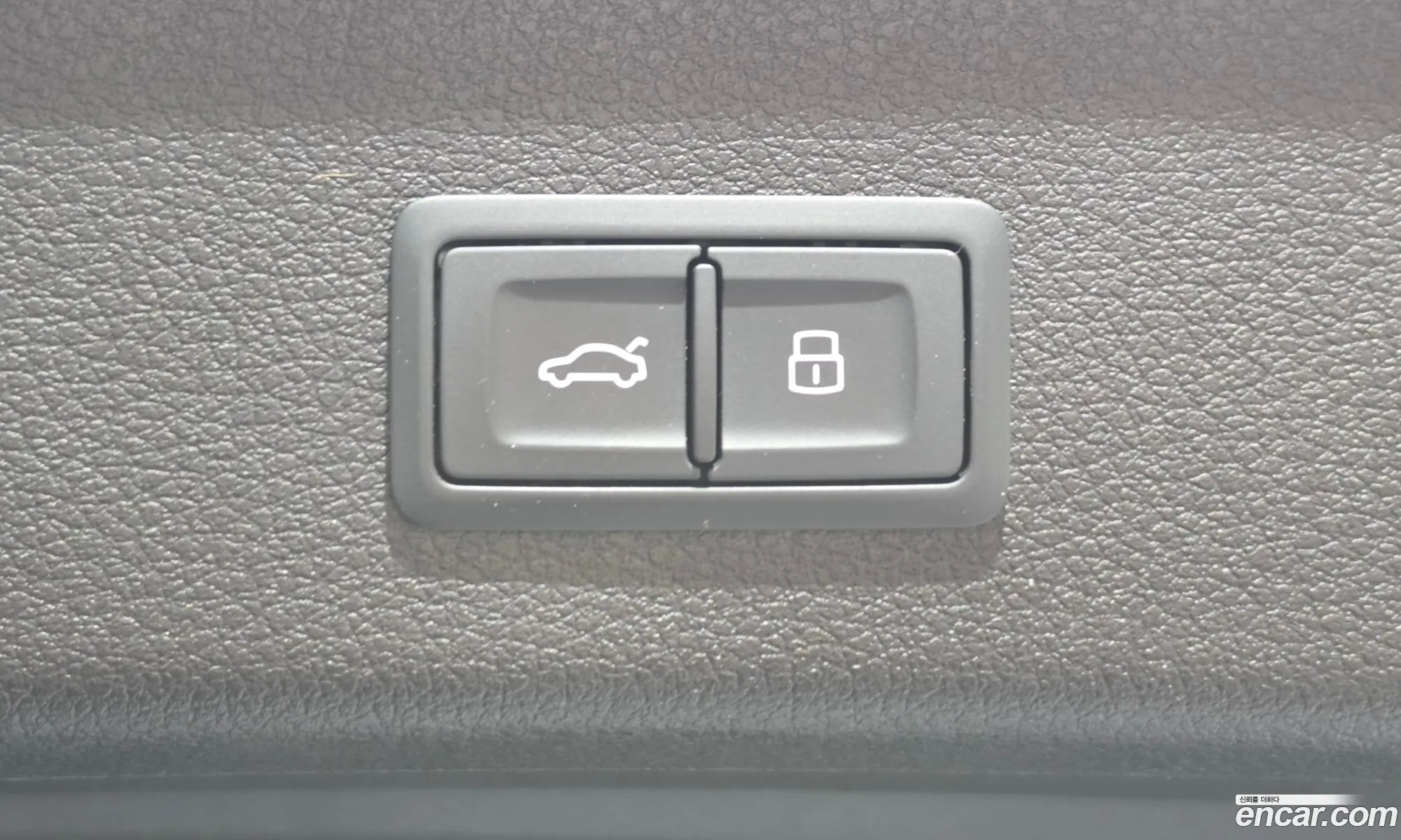 Audi e-tron 2020 WAUZZZGE4LB038937 — 9