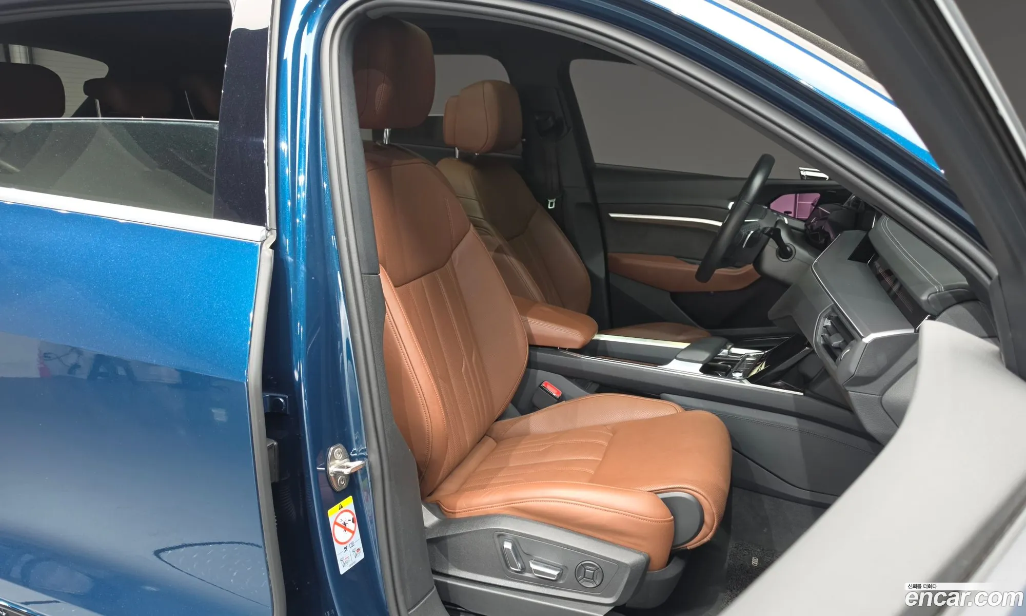 Audi e-tron 2020 WAUZZZGE4LB038937 — 8