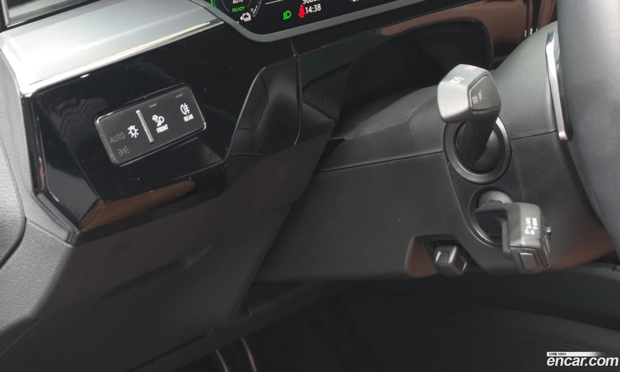 Audi e-tron 2020 WAUZZZGE4LB038937 — 5