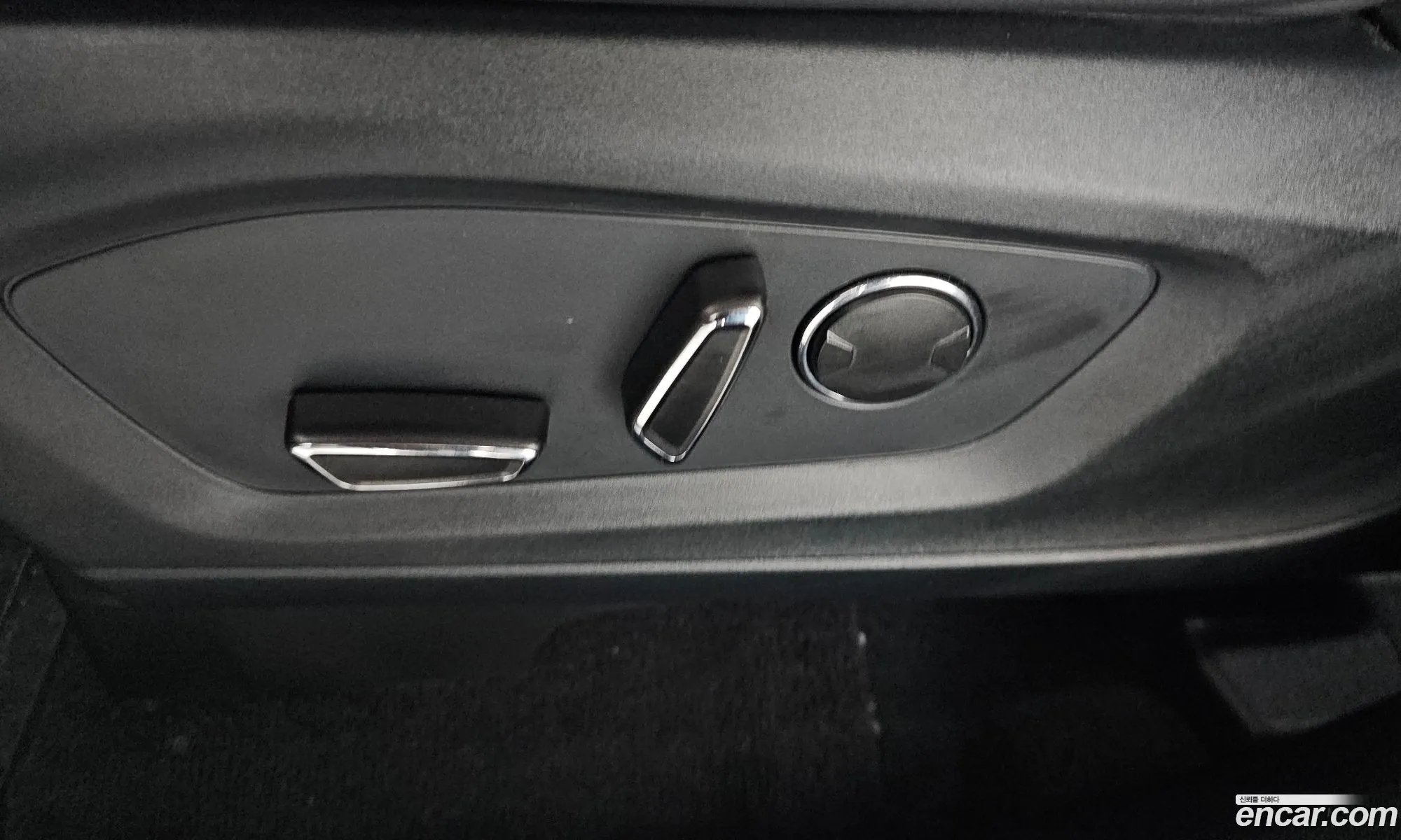Ford Explorer 6th Gen 2019 1FMSK8FH1LGA74291 — 31