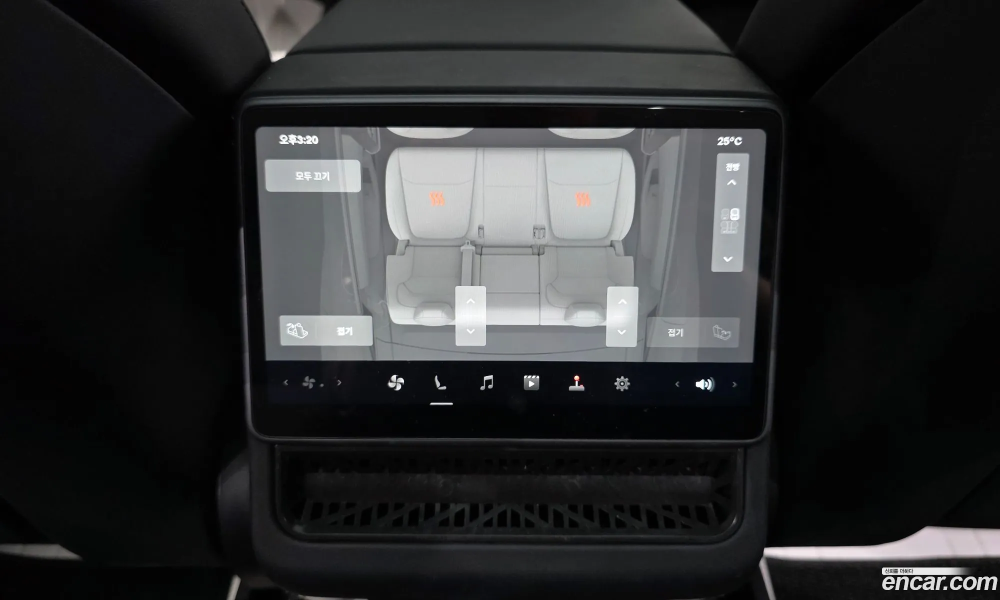 Tesla Model Y 2025 LRWYGCEKXSC006476 — 6