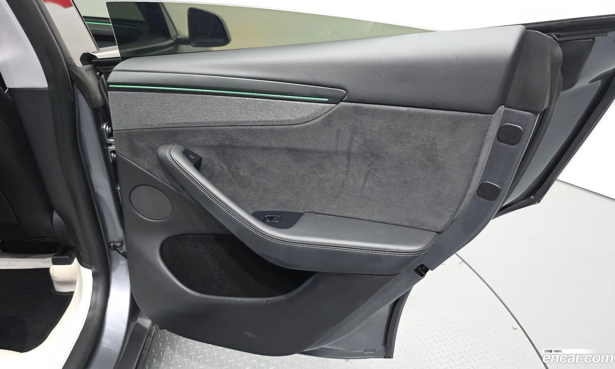 Tesla Model Y 2025 LRWYGCEKXSC006476 — 16