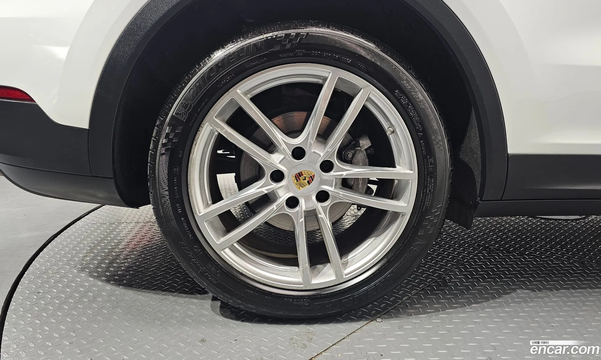 Porsche Cayenne 2019 WP1AA29Y4KDA23961 — 19