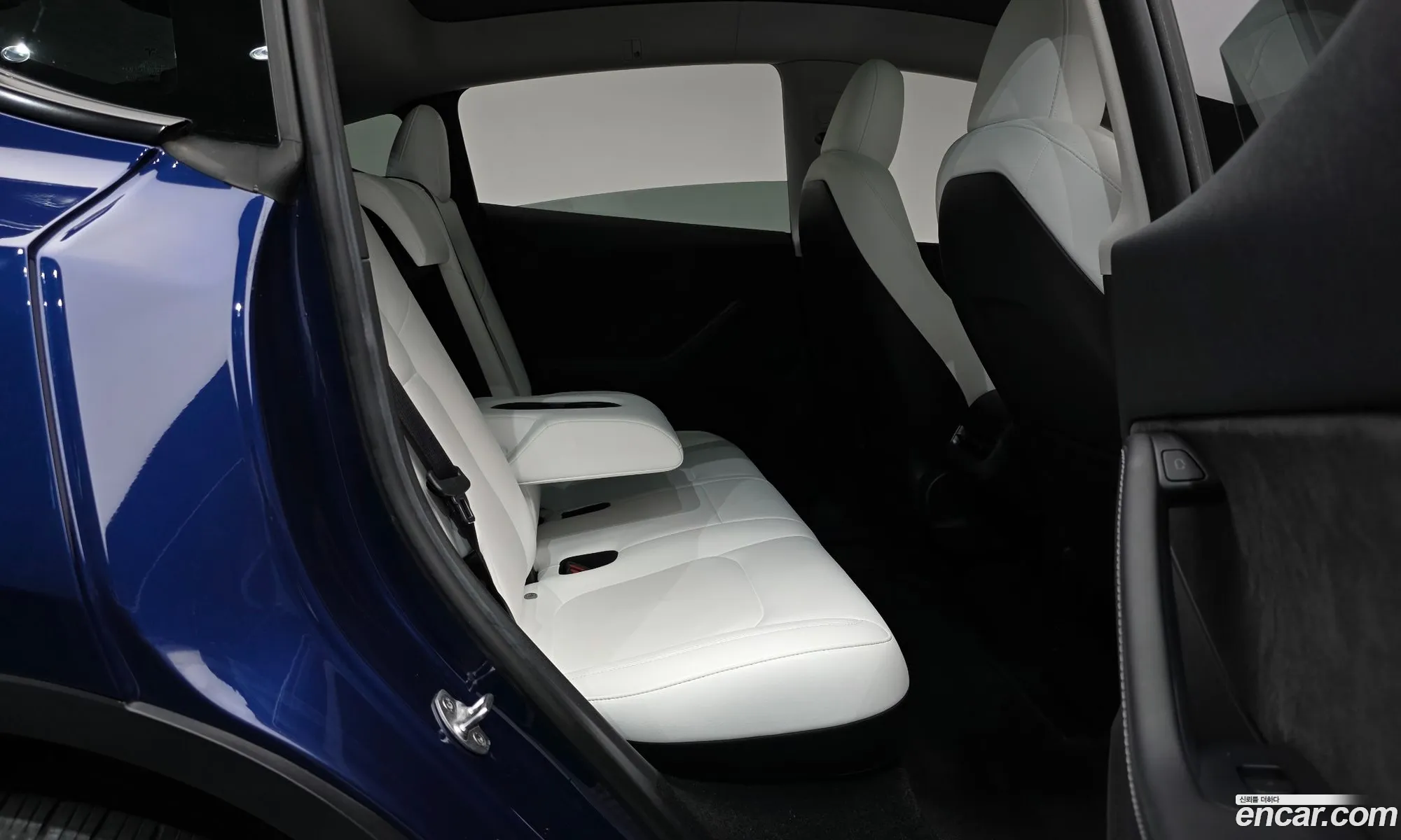 Tesla Model Y 2023 LRWYGCFS8PC103701 — 6