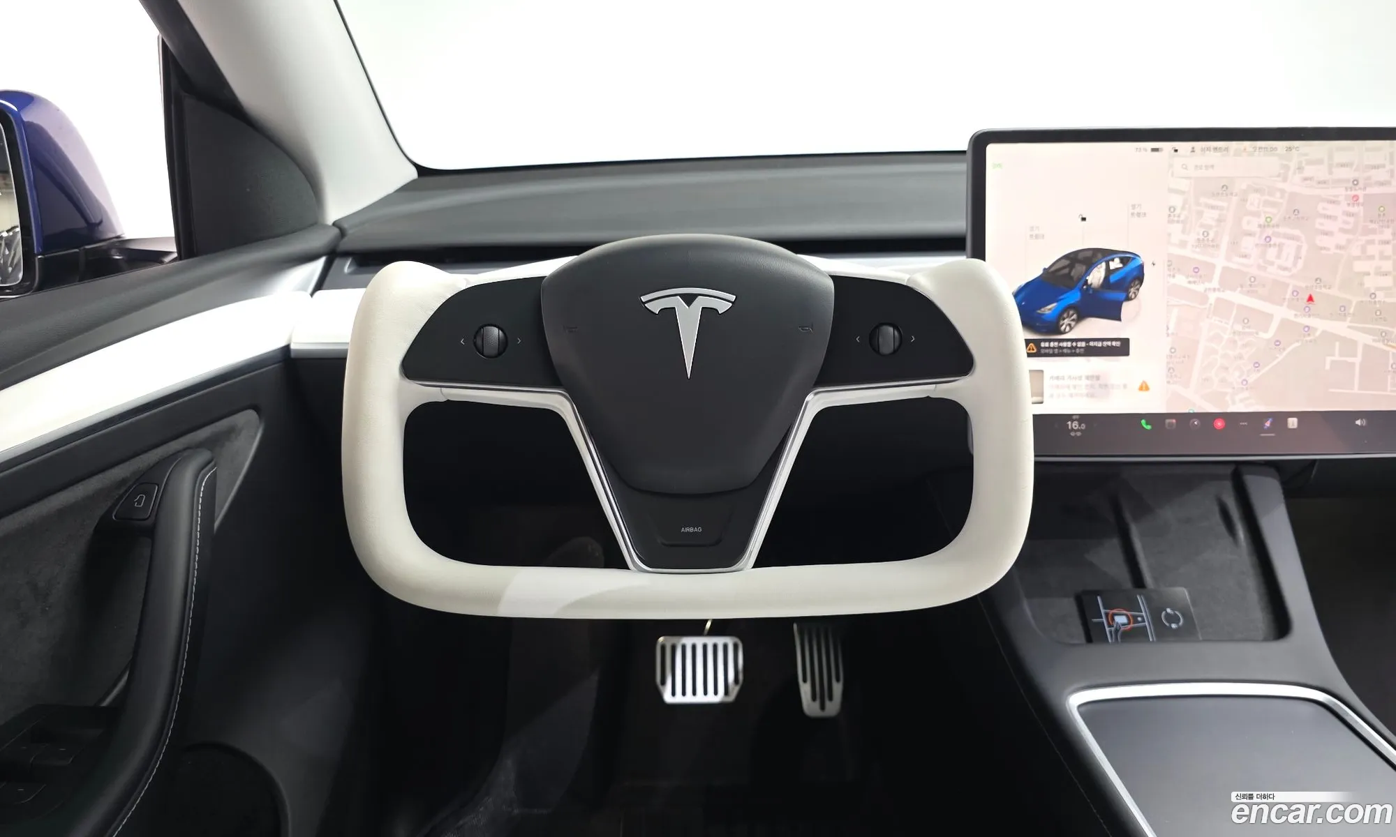 Tesla Model Y 2023 LRWYGCFS8PC103701 — 19