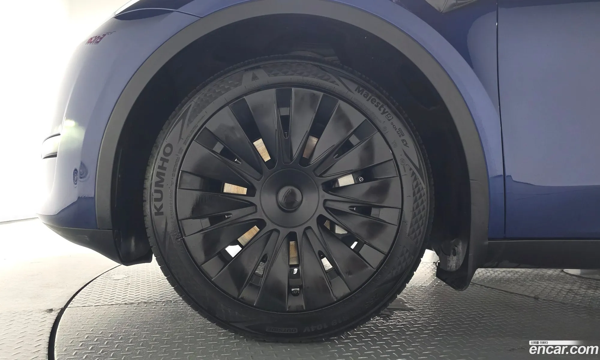 Tesla Model Y 2023 LRWYGCFS8PC103701 — 14