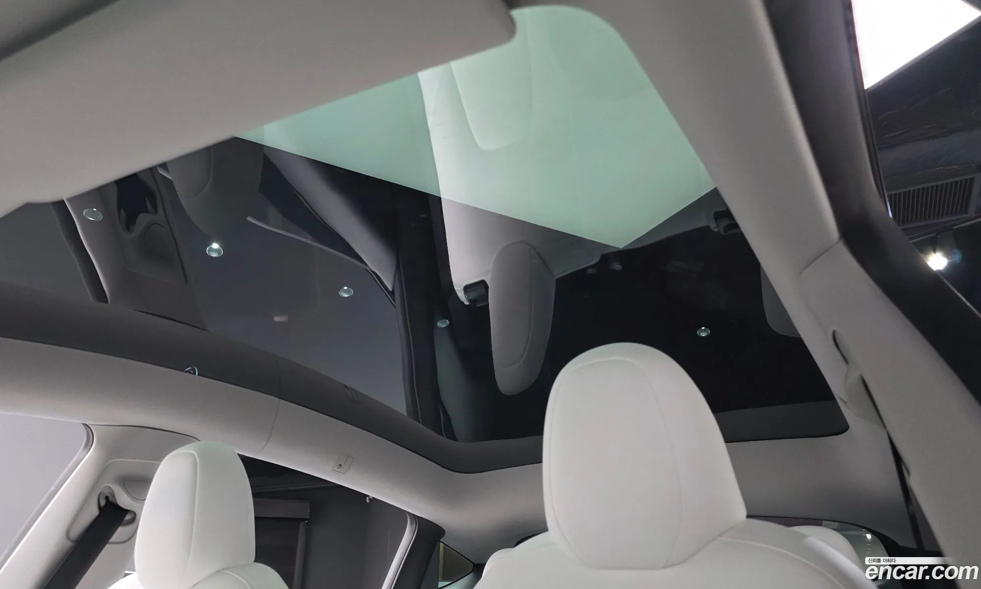Tesla Model Y 2023 LRWYGCFS8PC103701 — 7